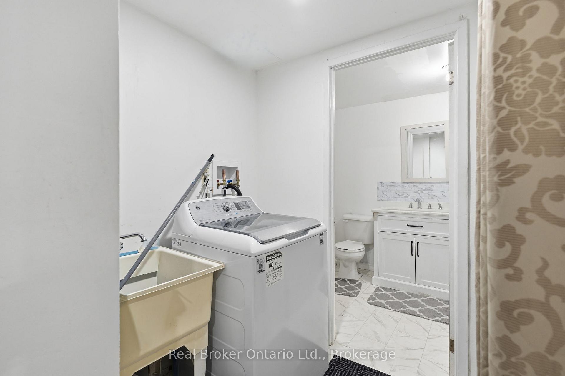 Photo 21 of 126 Dinison Crescent, Kitchener, Laurentian Hills — HOMEH