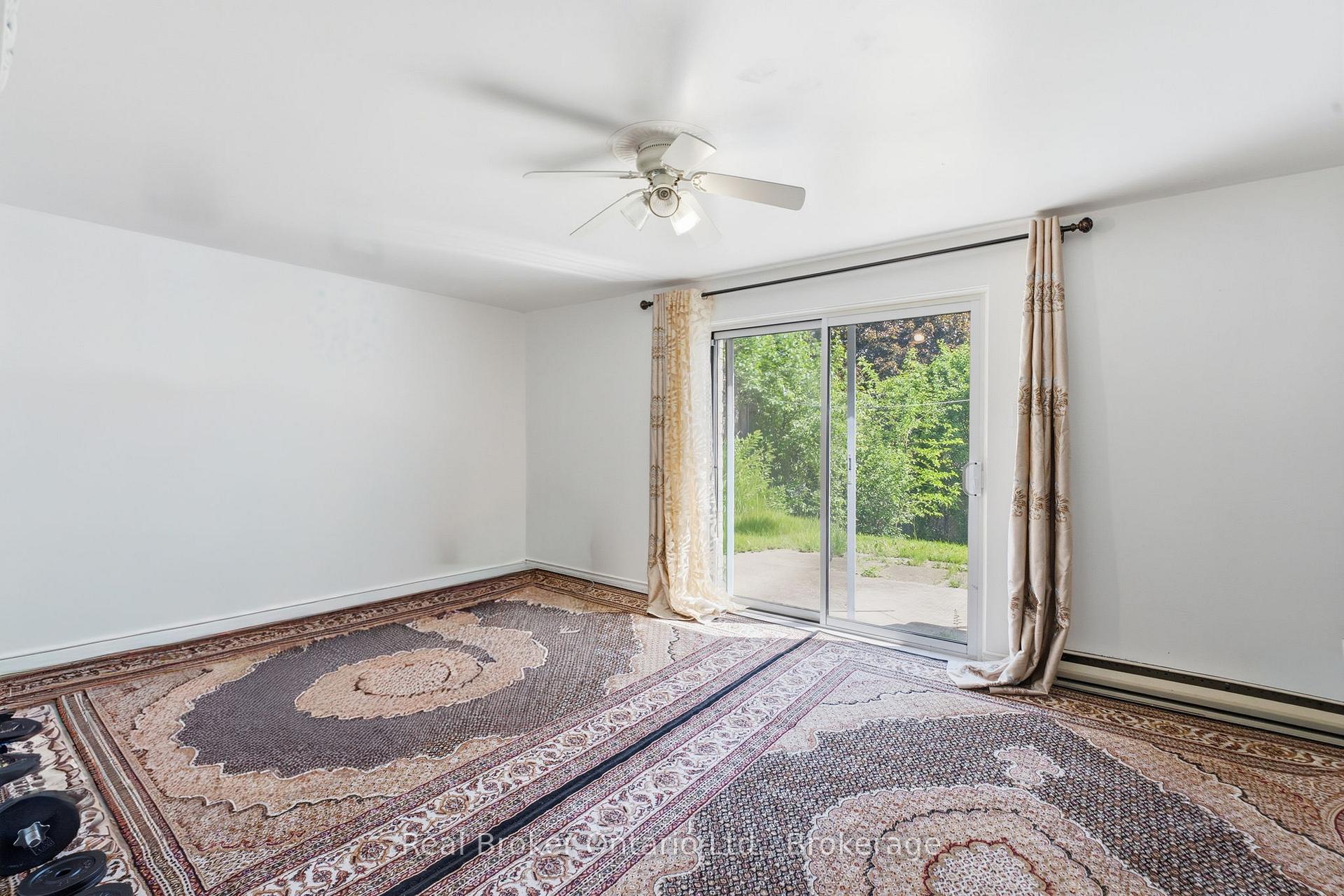 Photo 22 of 126 Dinison Crescent, Kitchener, Laurentian Hills — HOMEH