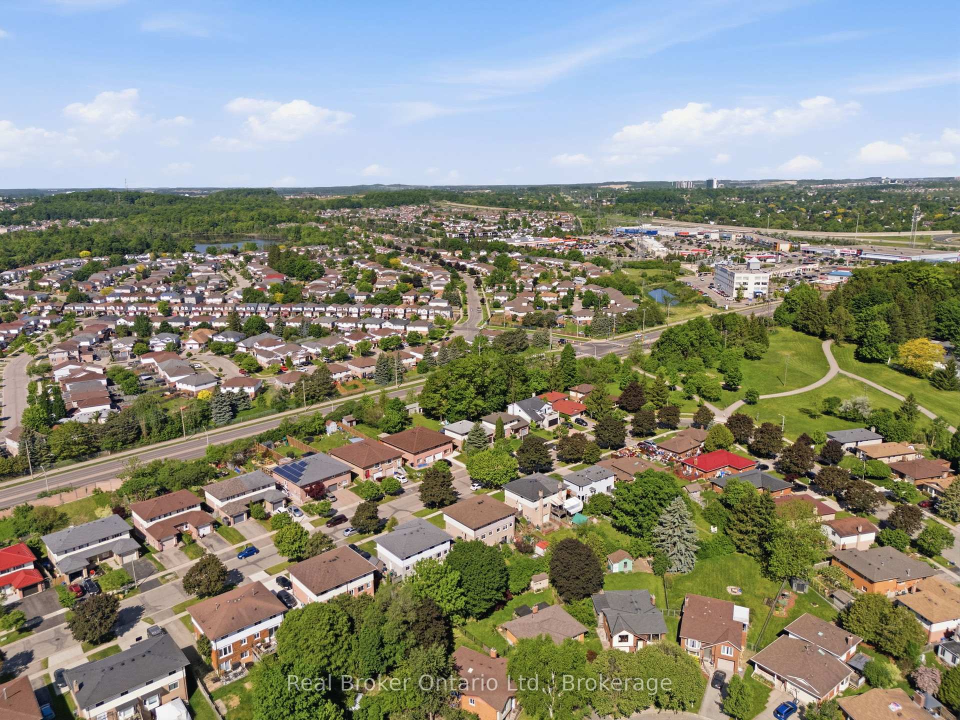 Photo 27 of 126 Dinison Crescent, Kitchener, Laurentian Hills — HOMEH