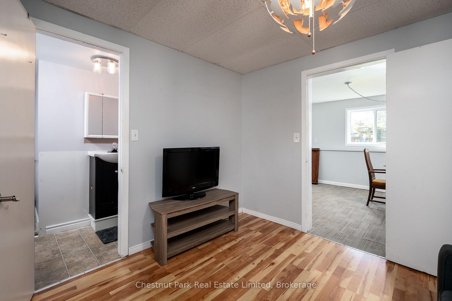Photo 24 of 6 Spencer Street, Prince Edward County, Picton Ward — HOMEH