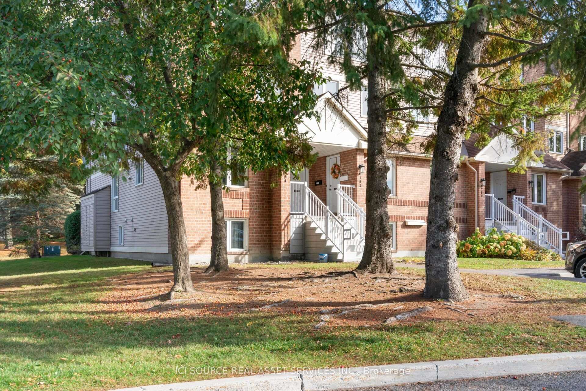 Photo 4 of 6754B Jeanne-d'Arc Boulevard N, Ottawa, Convent Glen North — HOMEH