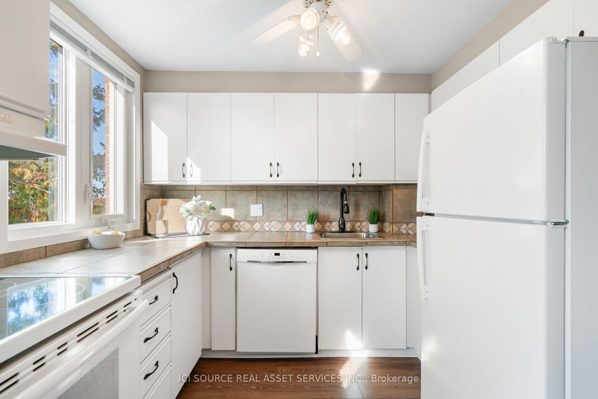 Photo 14 of 6754B Jeanne-d'Arc Boulevard N, Ottawa, Convent Glen North — HOMEH