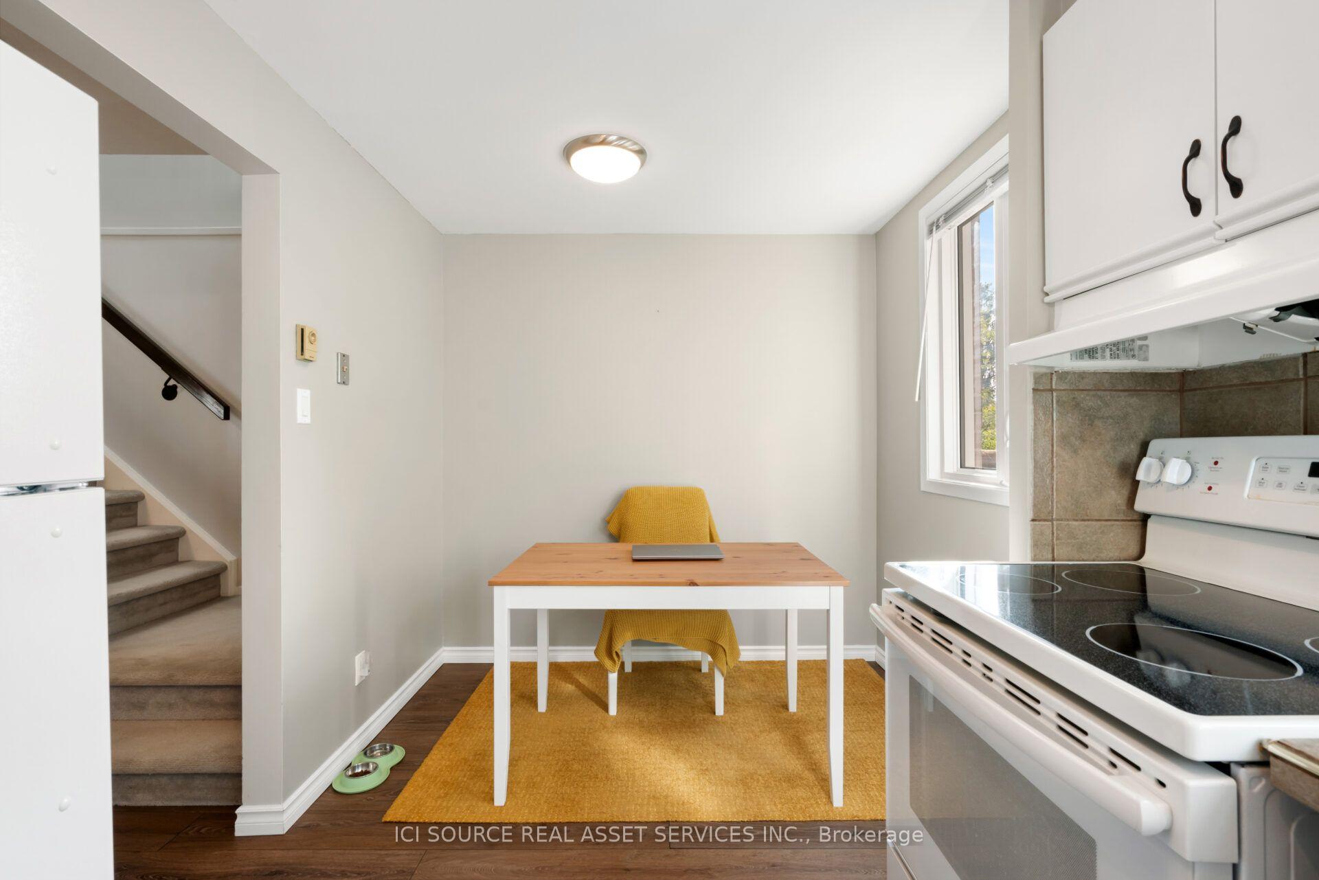 Photo 17 of 6754B Jeanne-d'Arc Boulevard N, Ottawa, Convent Glen North — HOMEH