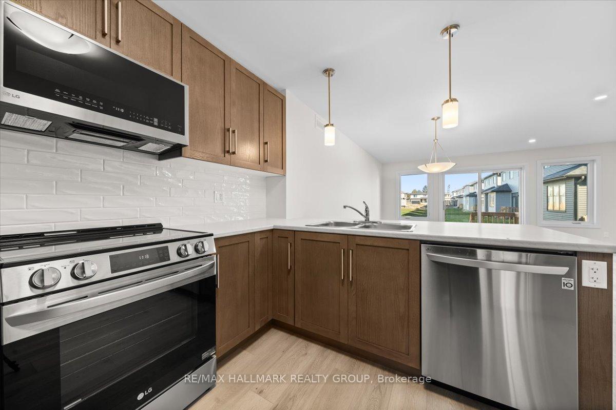 Photo 6 of 118 Dowdall Circle, Carleton Place, Carleton Place — HOMEH