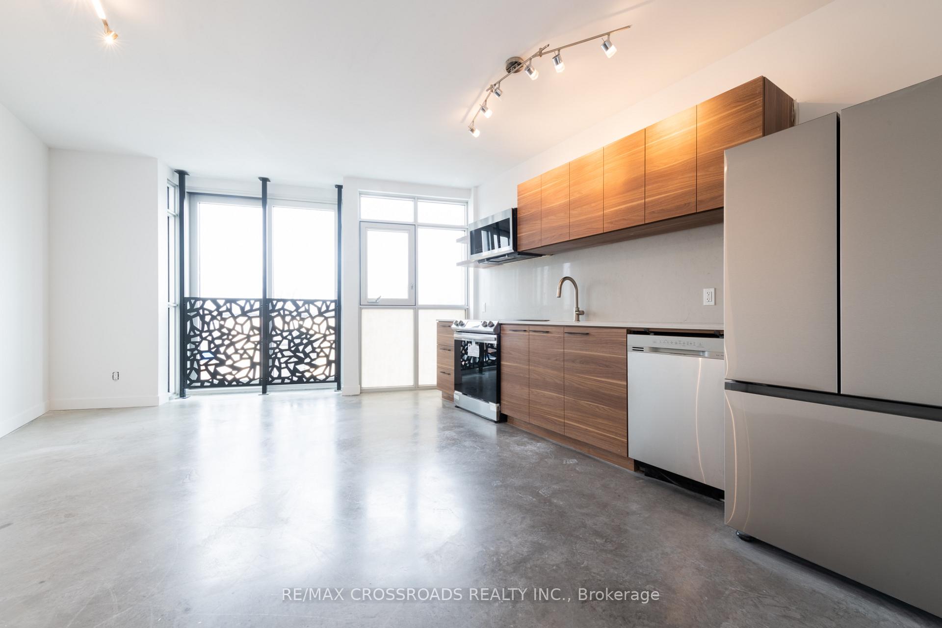Photo 5 of Unit 3A, 3333 Dundas Street W, Toronto, Junction Area — HOMEH