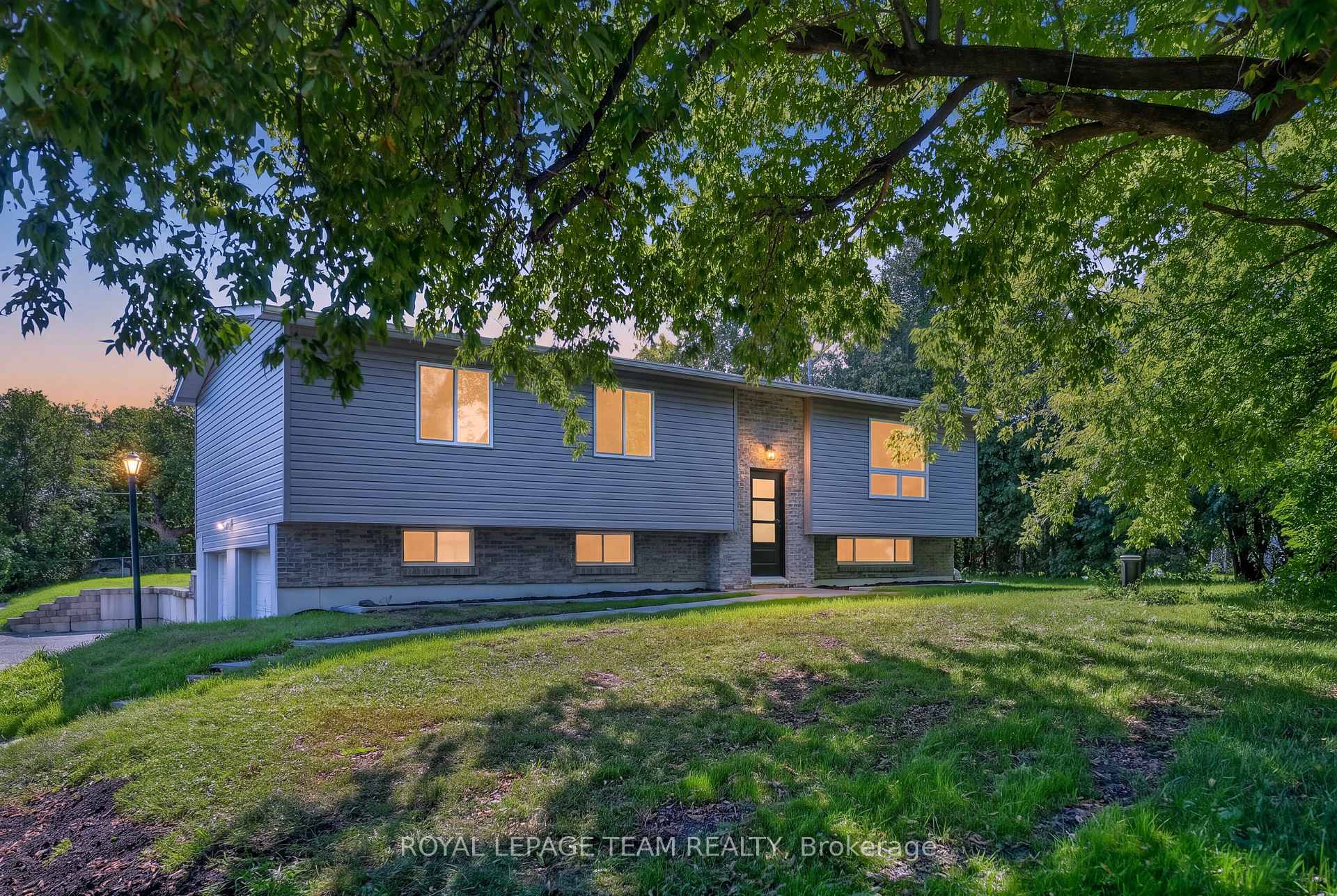 Photo 3 of 6614 Parkway Road, Ottawa, Greely — HOMEH