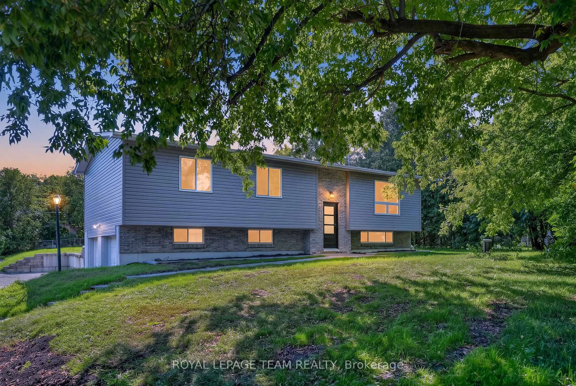Photo 2 of 6614 Parkway Road, Ottawa, Greely — HOMEH