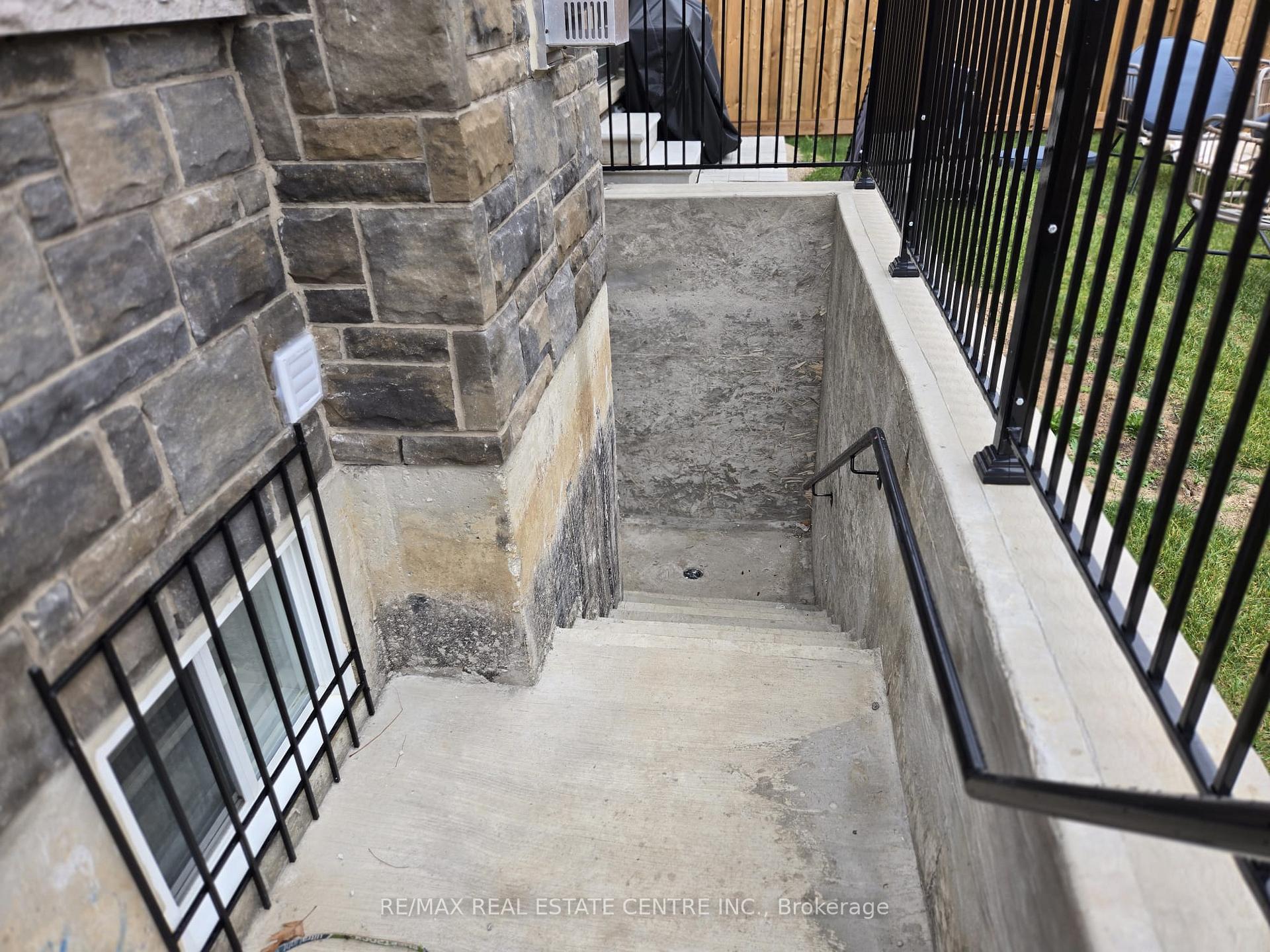 Photo 8 of Unit Bsmt., 1412 Rose Way, Milton, Cobban — HOMEH