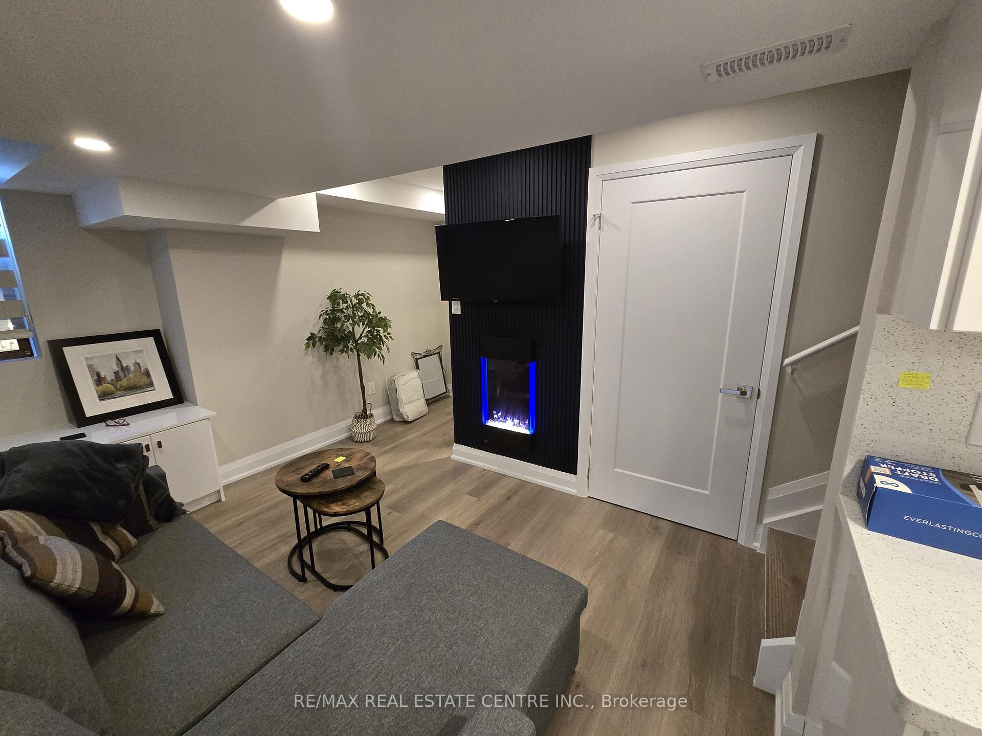 Photo 16 of Unit Bsmt., 1412 Rose Way, Milton, Cobban — HOMEH
