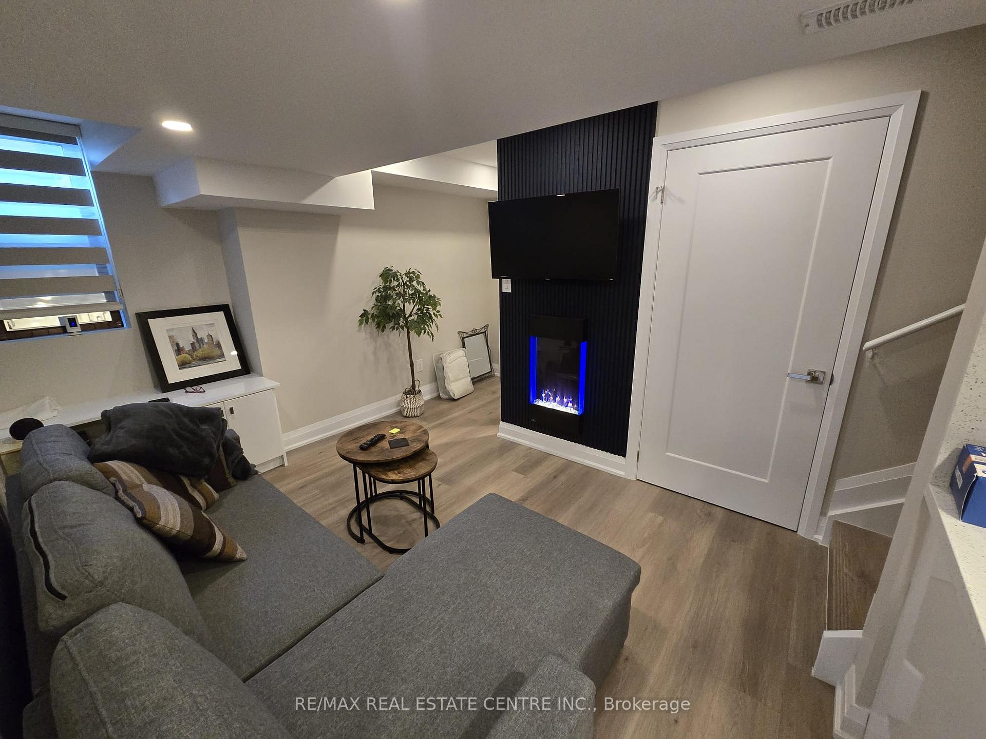 Photo 17 of Unit Bsmt., 1412 Rose Way, Milton, Cobban — HOMEH