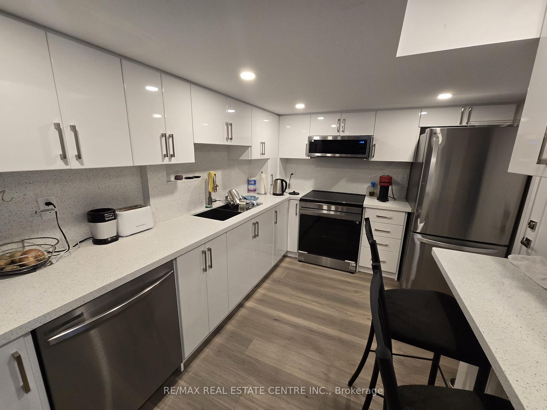Photo 18 of Unit Bsmt., 1412 Rose Way, Milton, Cobban — HOMEH