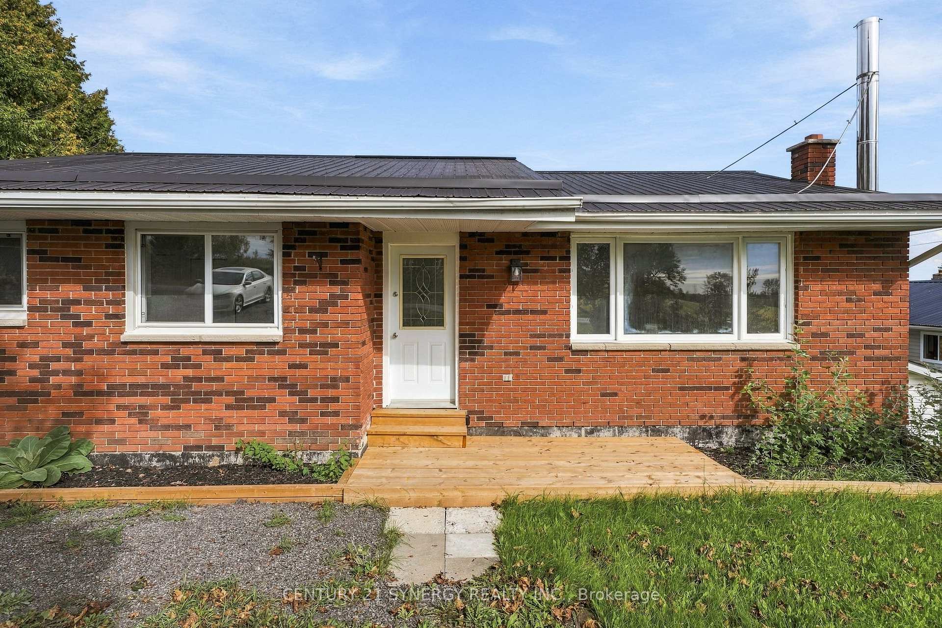 Photo of 696 Whites Road