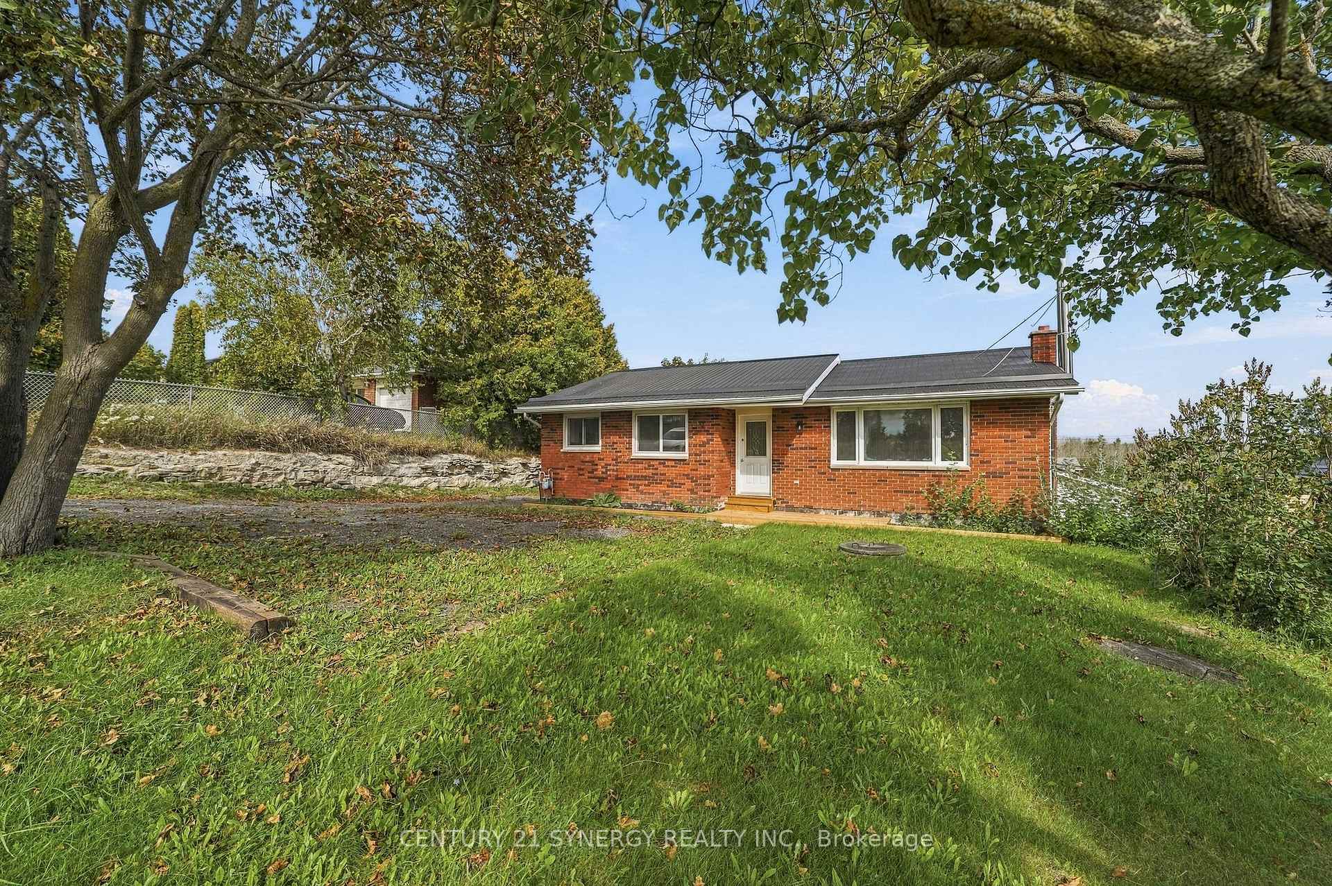 Photo 2 of 696 Whites Road, Quinte West, Sidney Ward — HOMEH