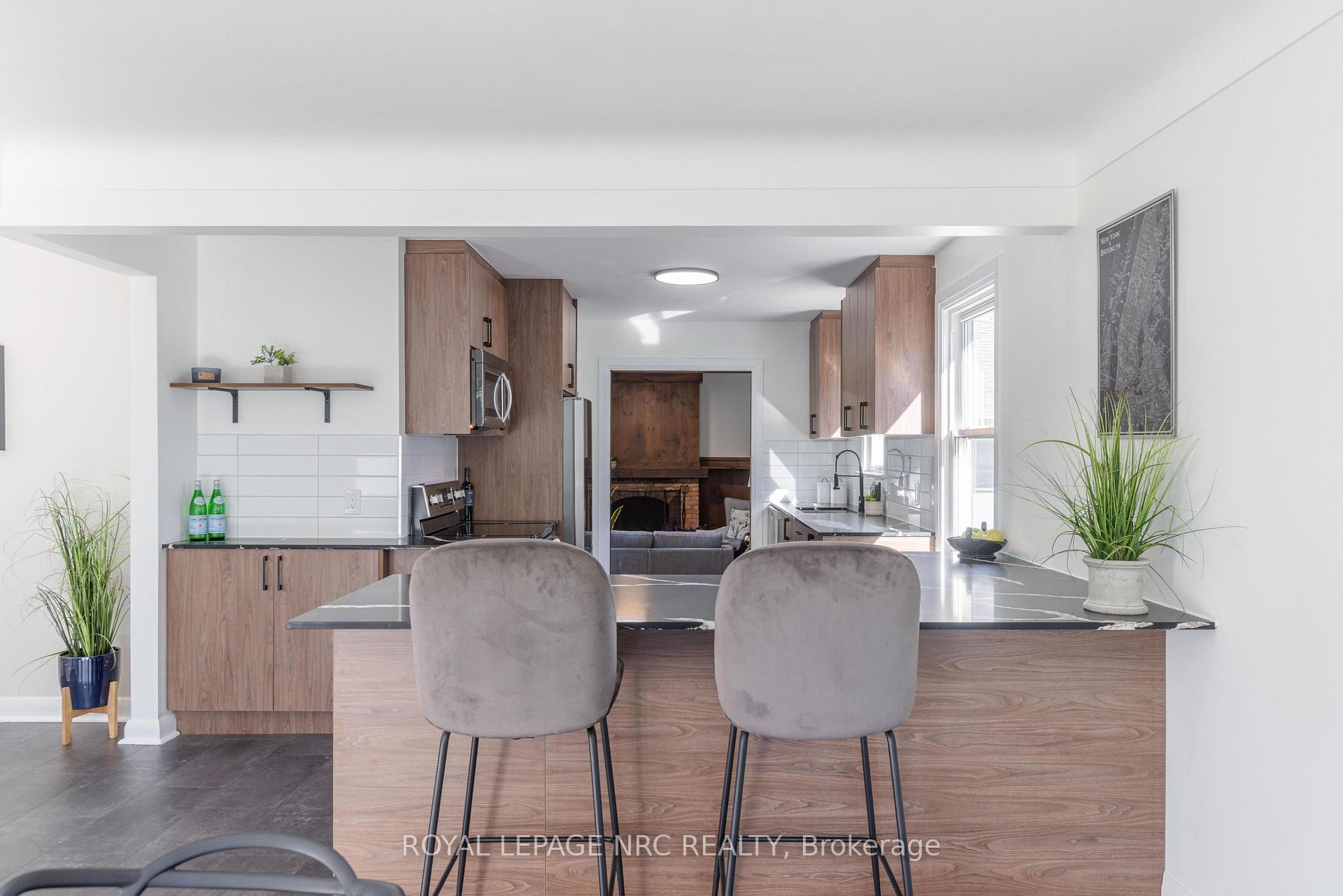 Photo 8 of 21 Silverdale Drive, St. Catharines, Vine/Linwell — HOMEH