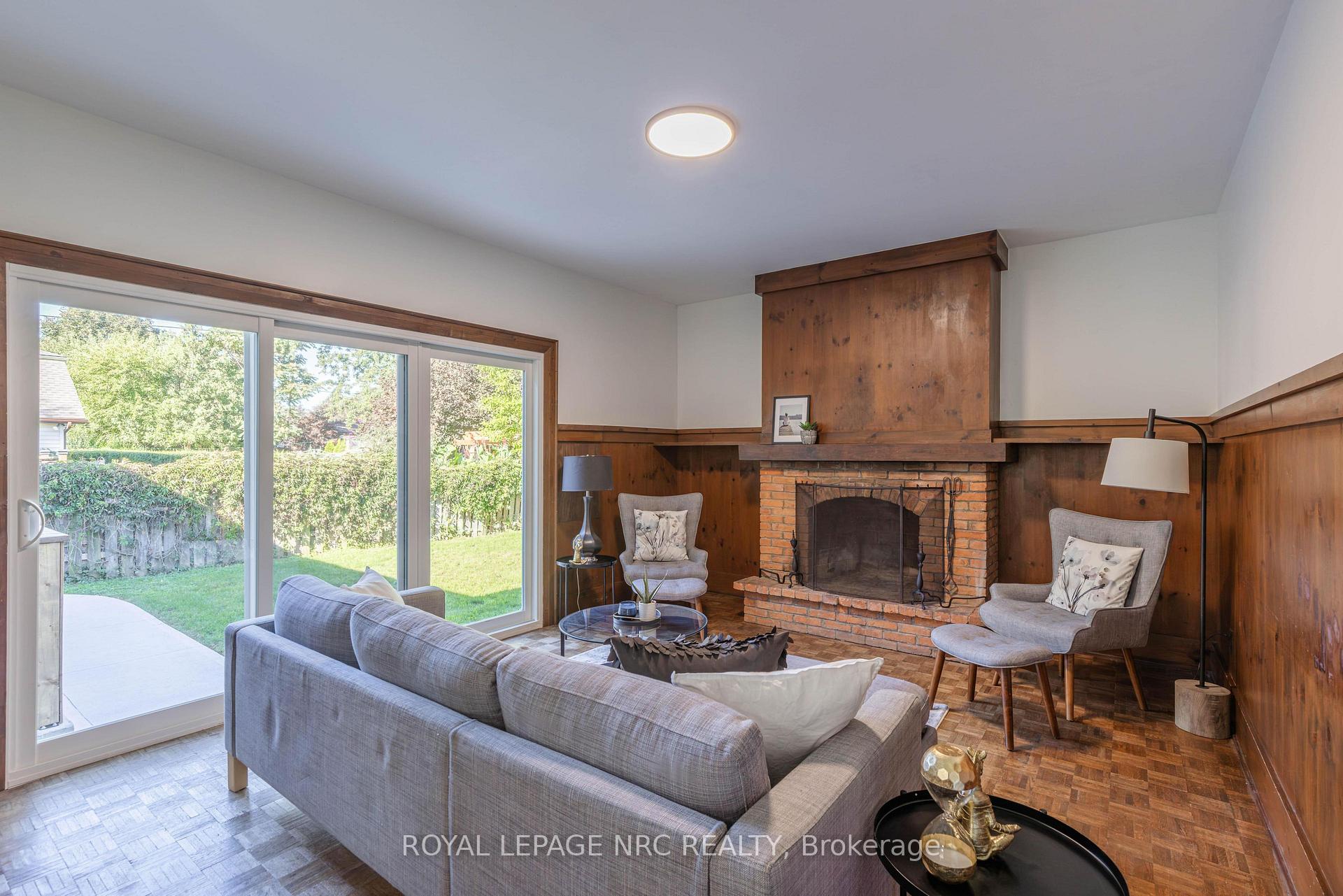 Photo 11 of 21 Silverdale Drive, St. Catharines, Vine/Linwell — HOMEH