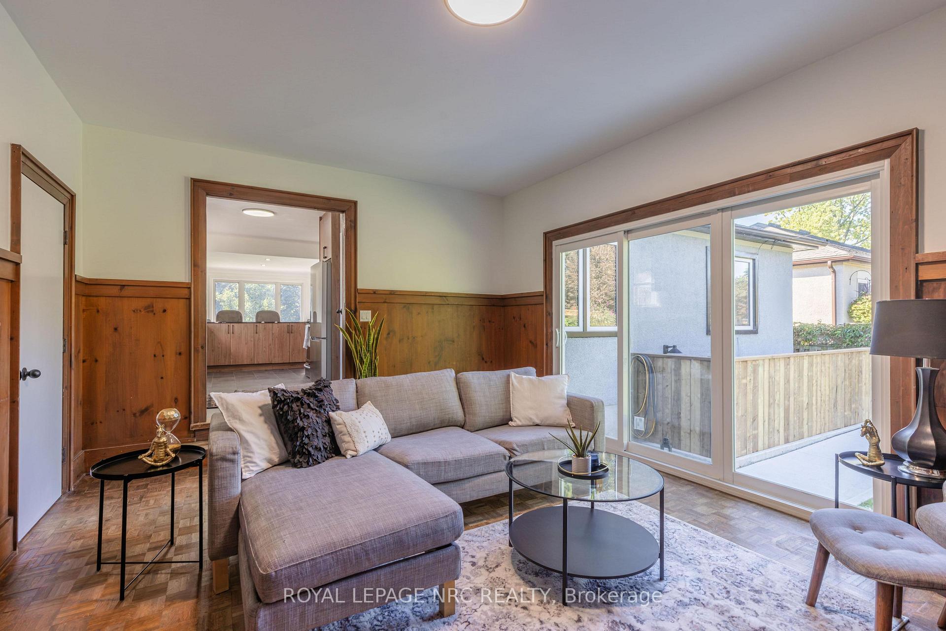 Photo 13 of 21 Silverdale Drive, St. Catharines, Vine/Linwell — HOMEH