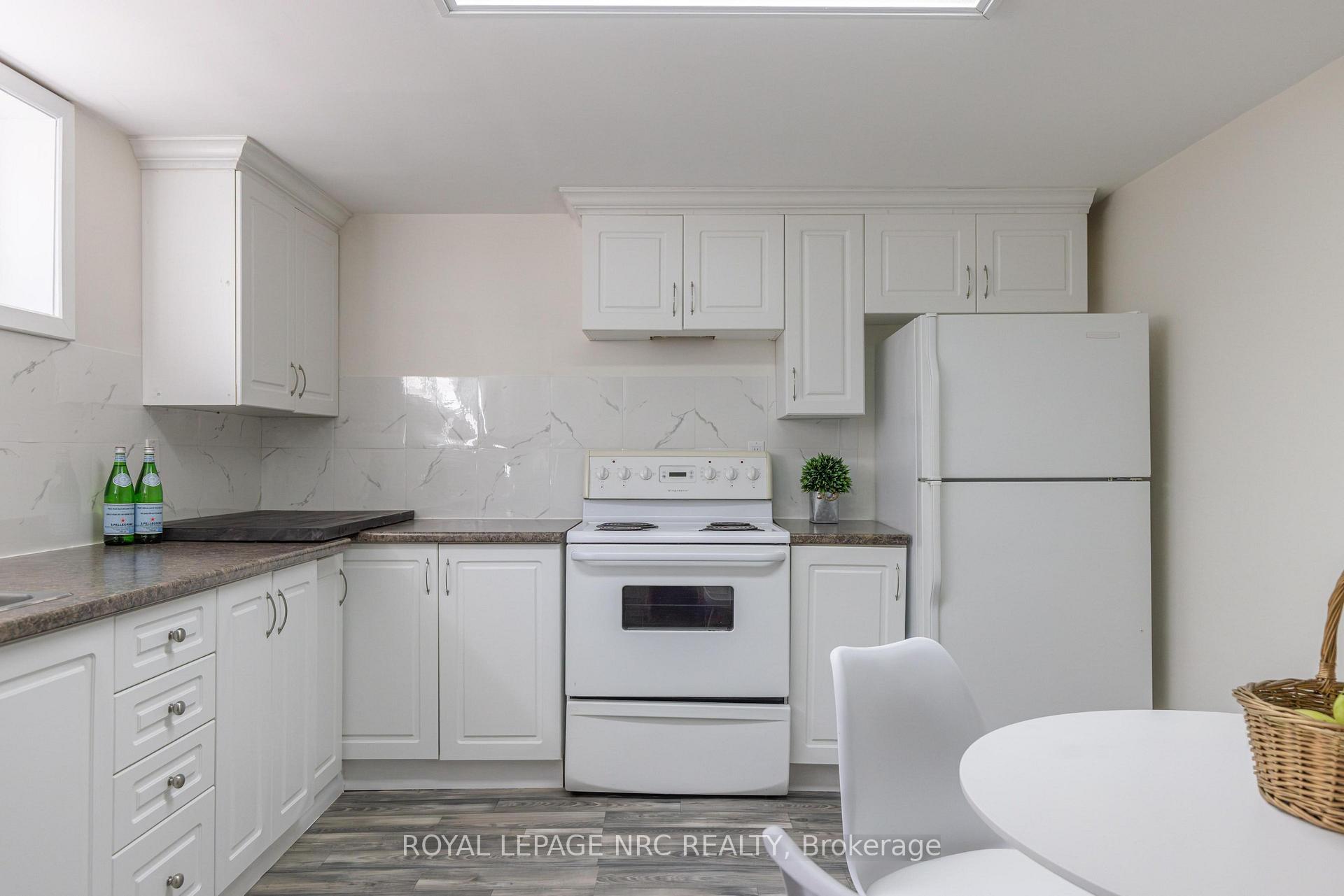 Photo 23 of 21 Silverdale Drive, St. Catharines, Vine/Linwell — HOMEH