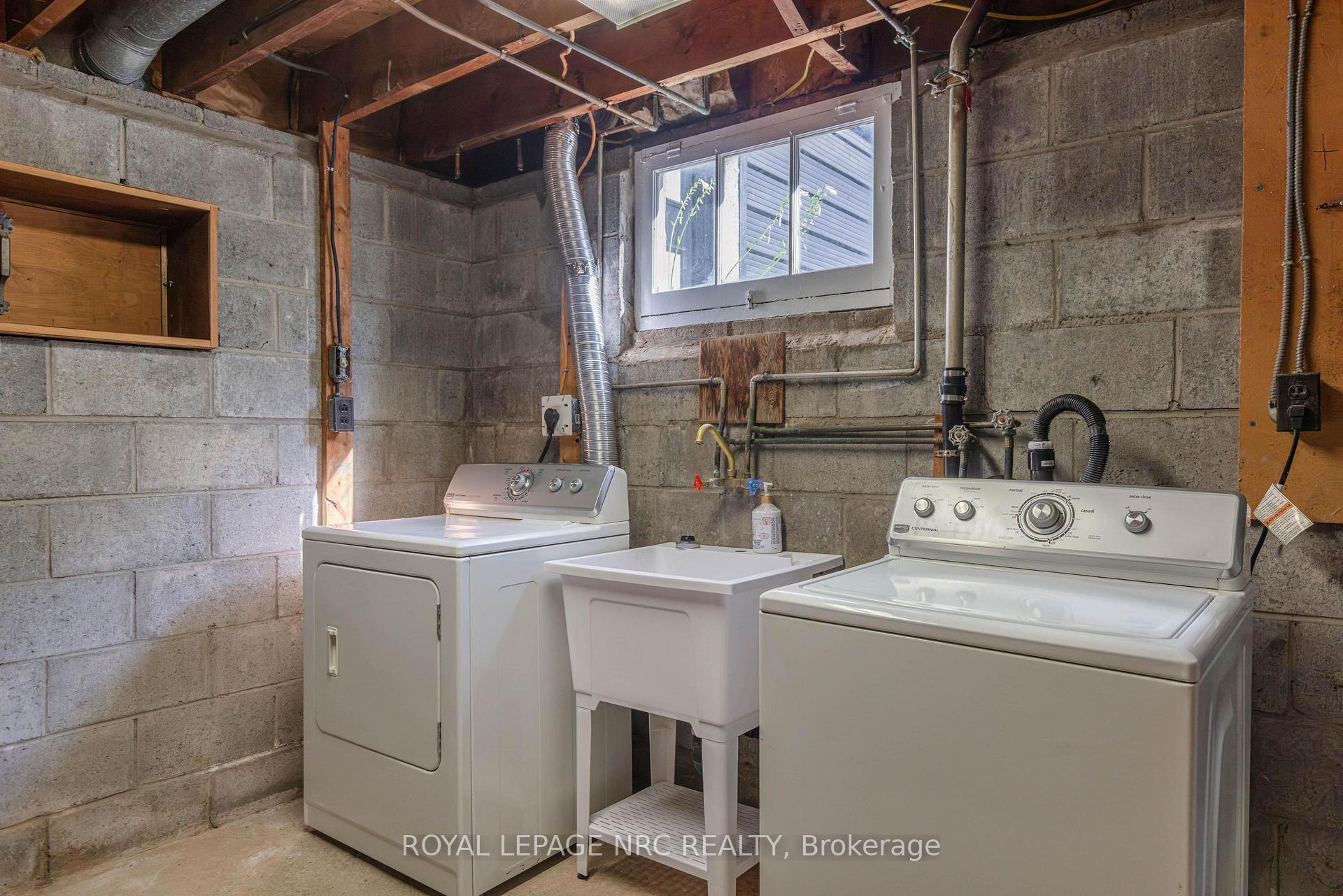 Photo 25 of 21 Silverdale Drive, St. Catharines, Vine/Linwell — HOMEH