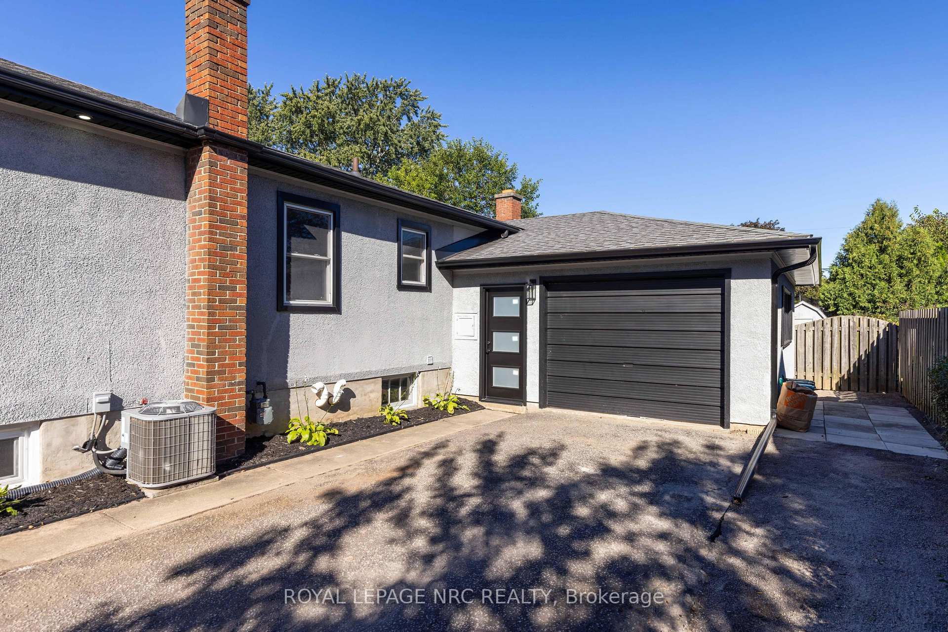 Photo 36 of 21 Silverdale Drive, St. Catharines, Vine/Linwell — HOMEH
