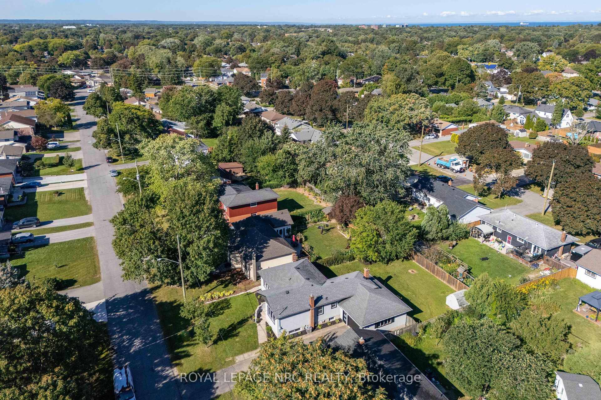 Photo 42 of 21 Silverdale Drive, St. Catharines, Vine/Linwell — HOMEH