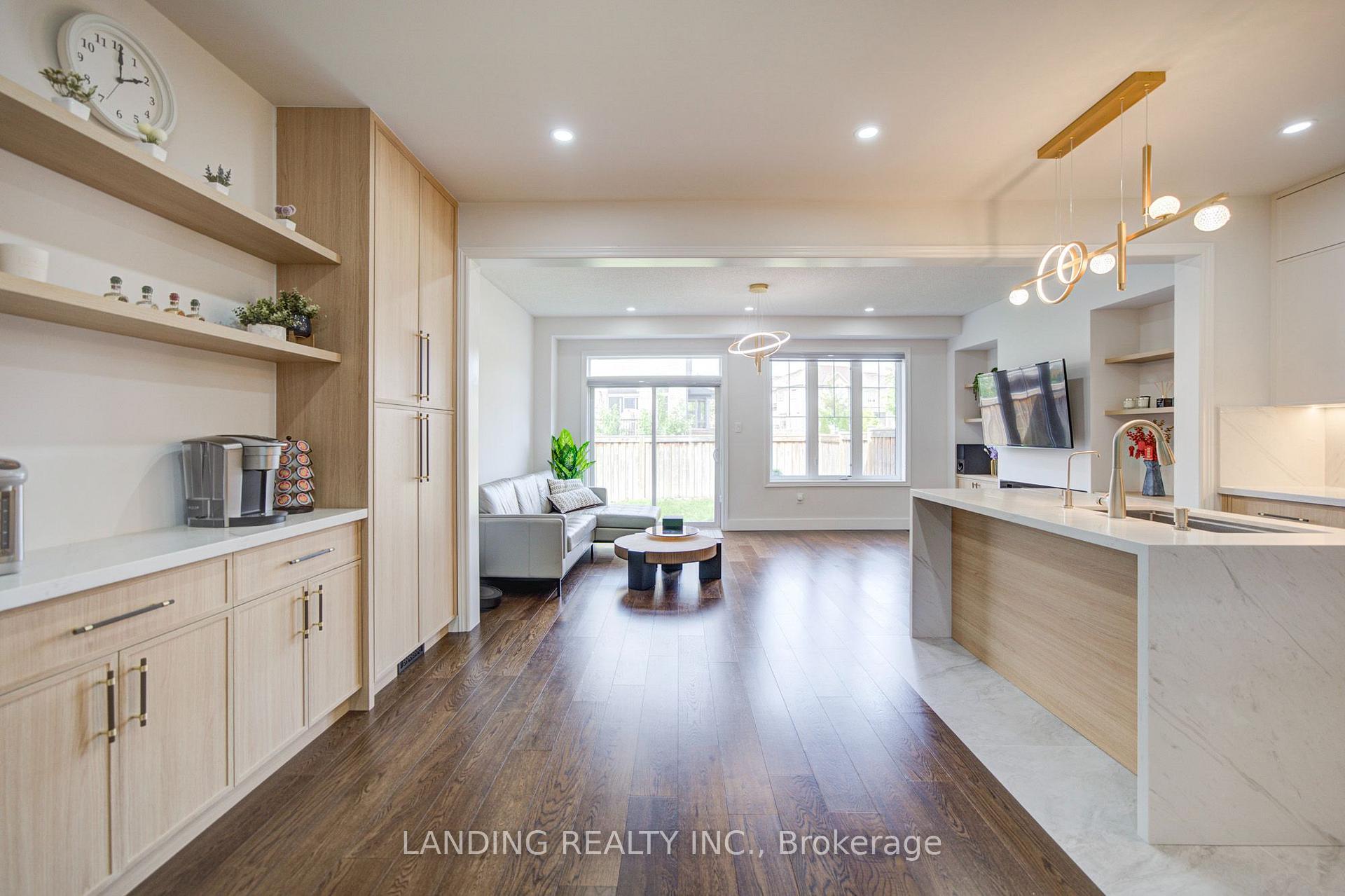 Photo 8 of 118 Beckett Avenue, Markham, Berczy — HOMEH