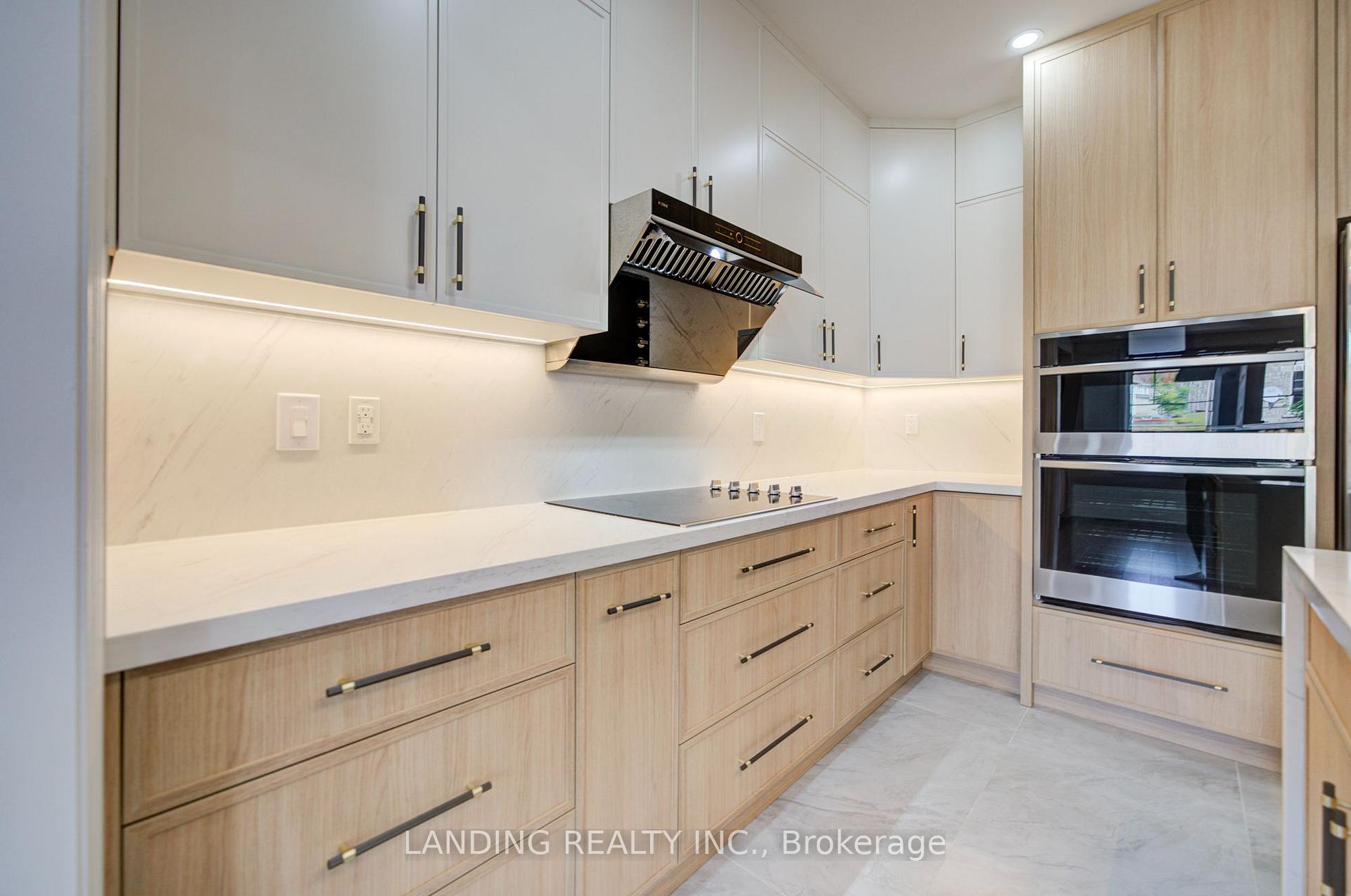 Photo 10 of 118 Beckett Avenue, Markham, Berczy — HOMEH