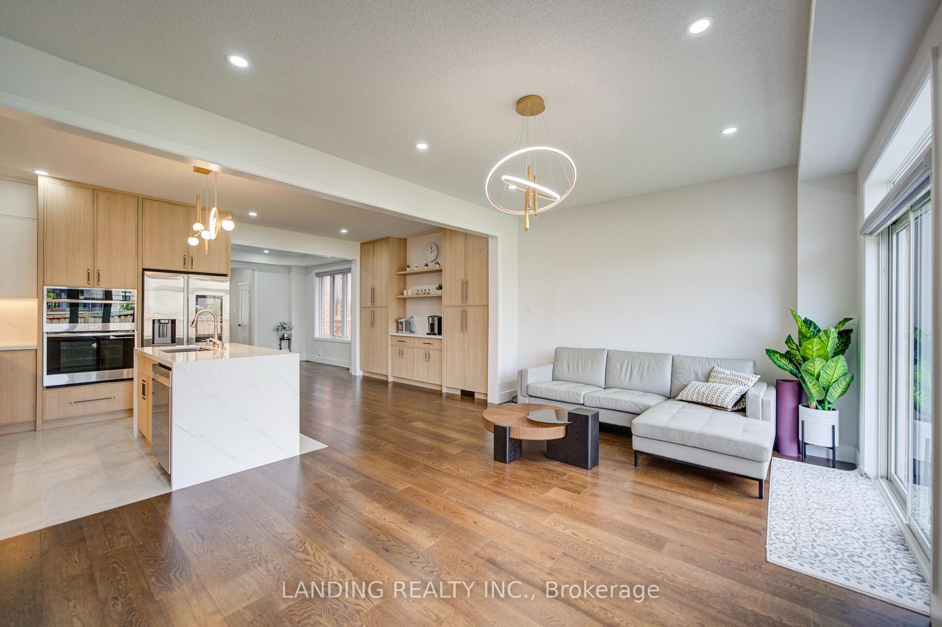 Photo 14 of 118 Beckett Avenue, Markham, Berczy — HOMEH