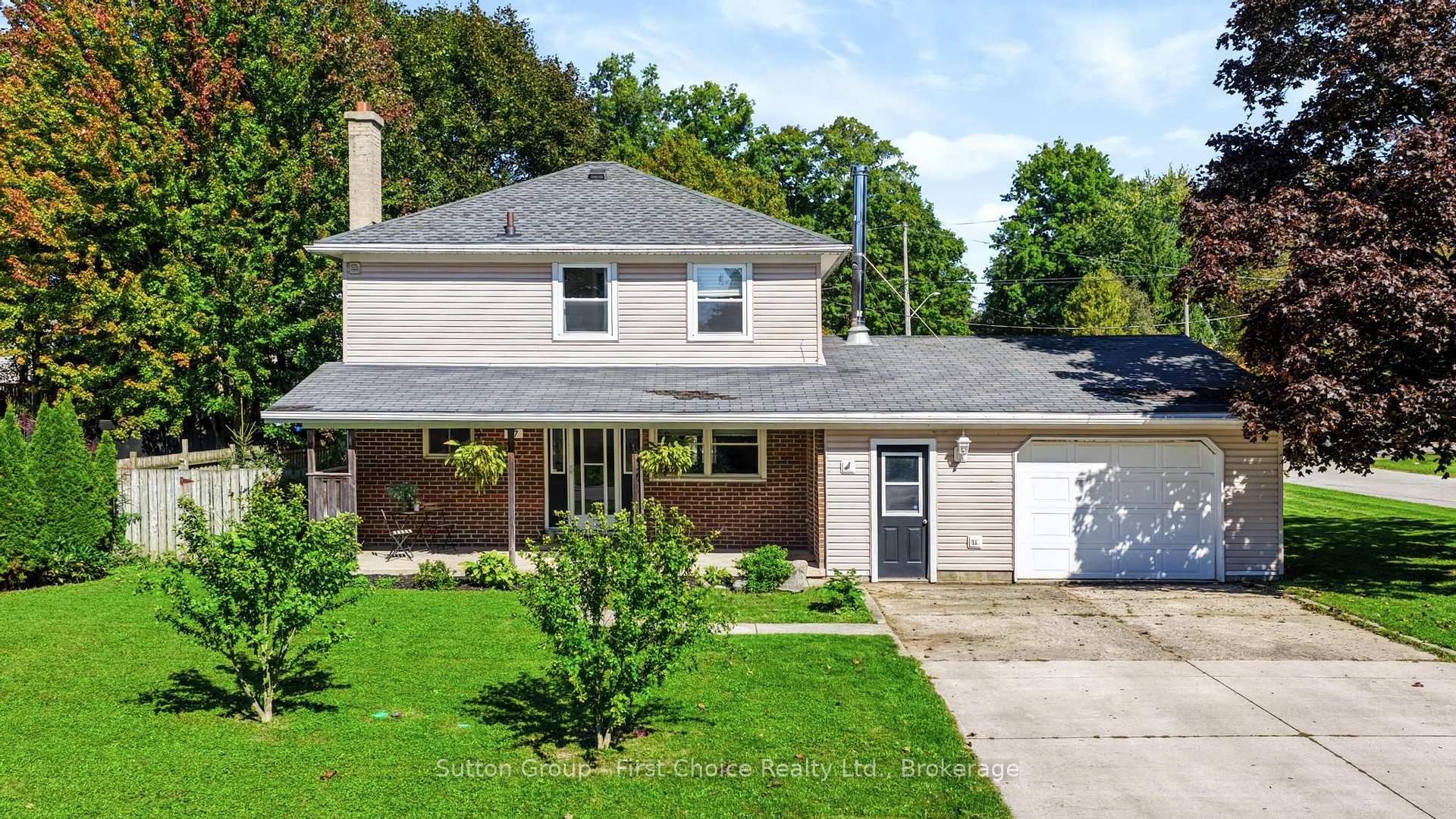 Photo 2 of 17 Regina Road, Huron East, Vanastra — HOMEH