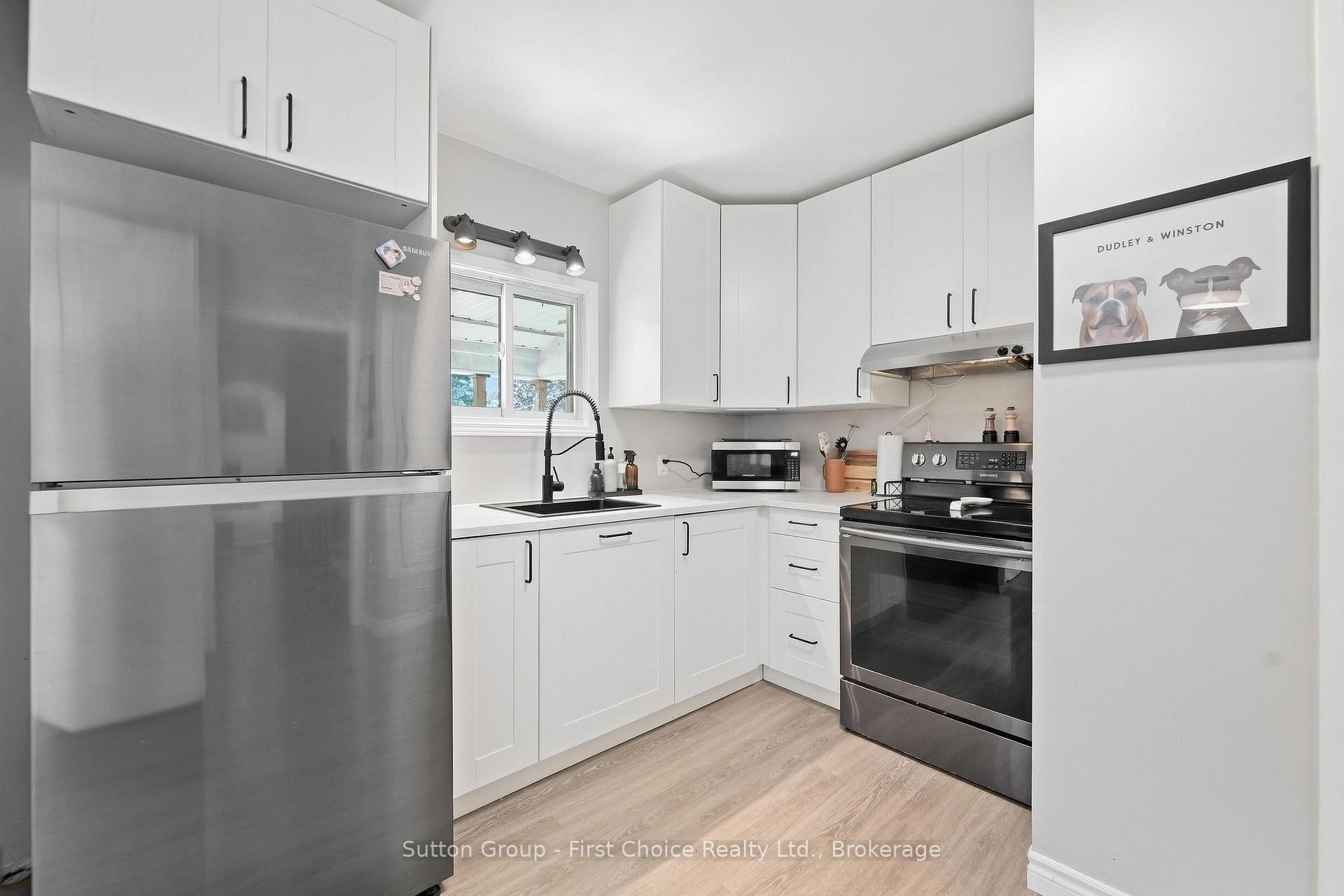 Photo 9 of 17 Regina Road, Huron East, Vanastra — HOMEH