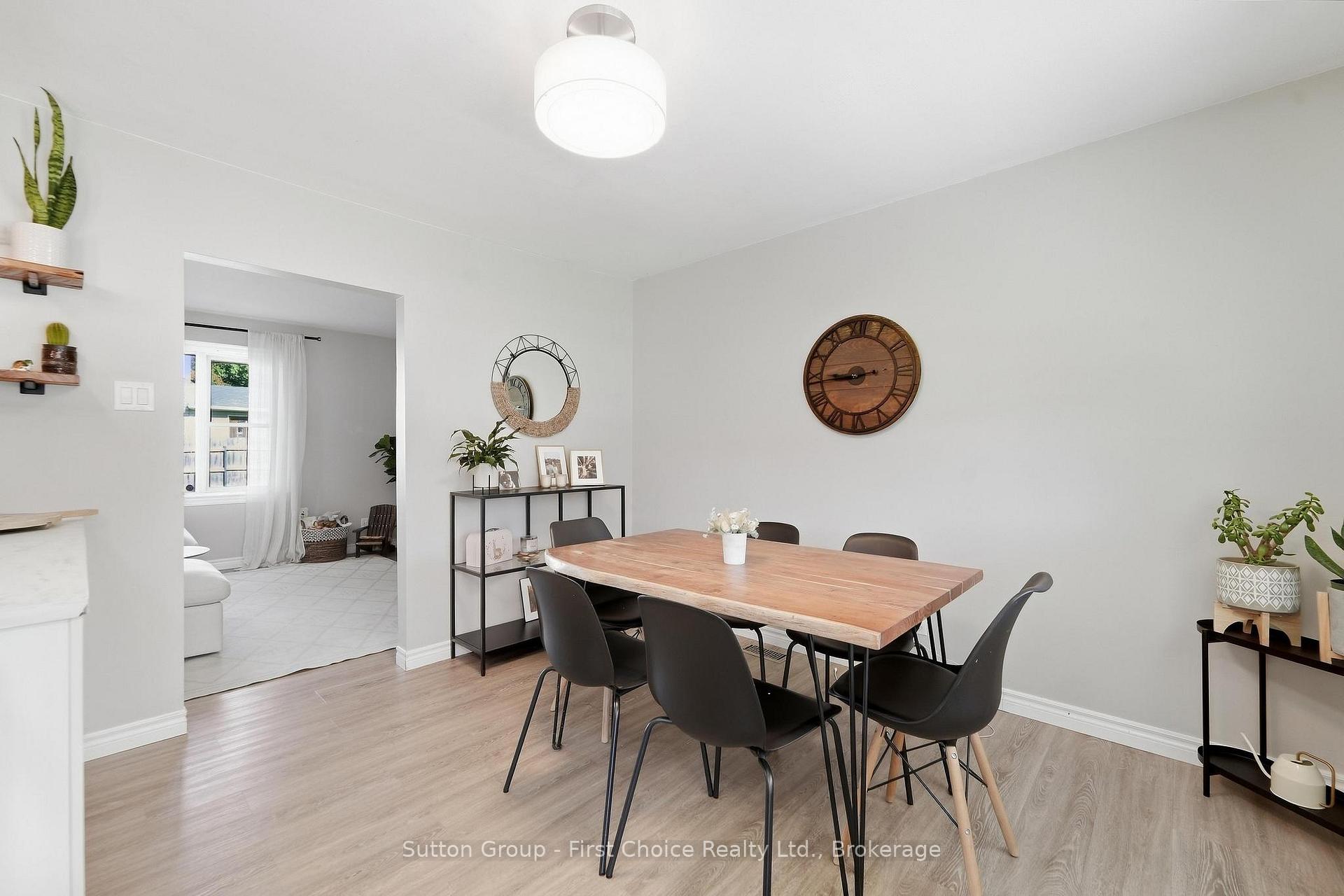 Photo 12 of 17 Regina Road, Huron East, Vanastra — HOMEH