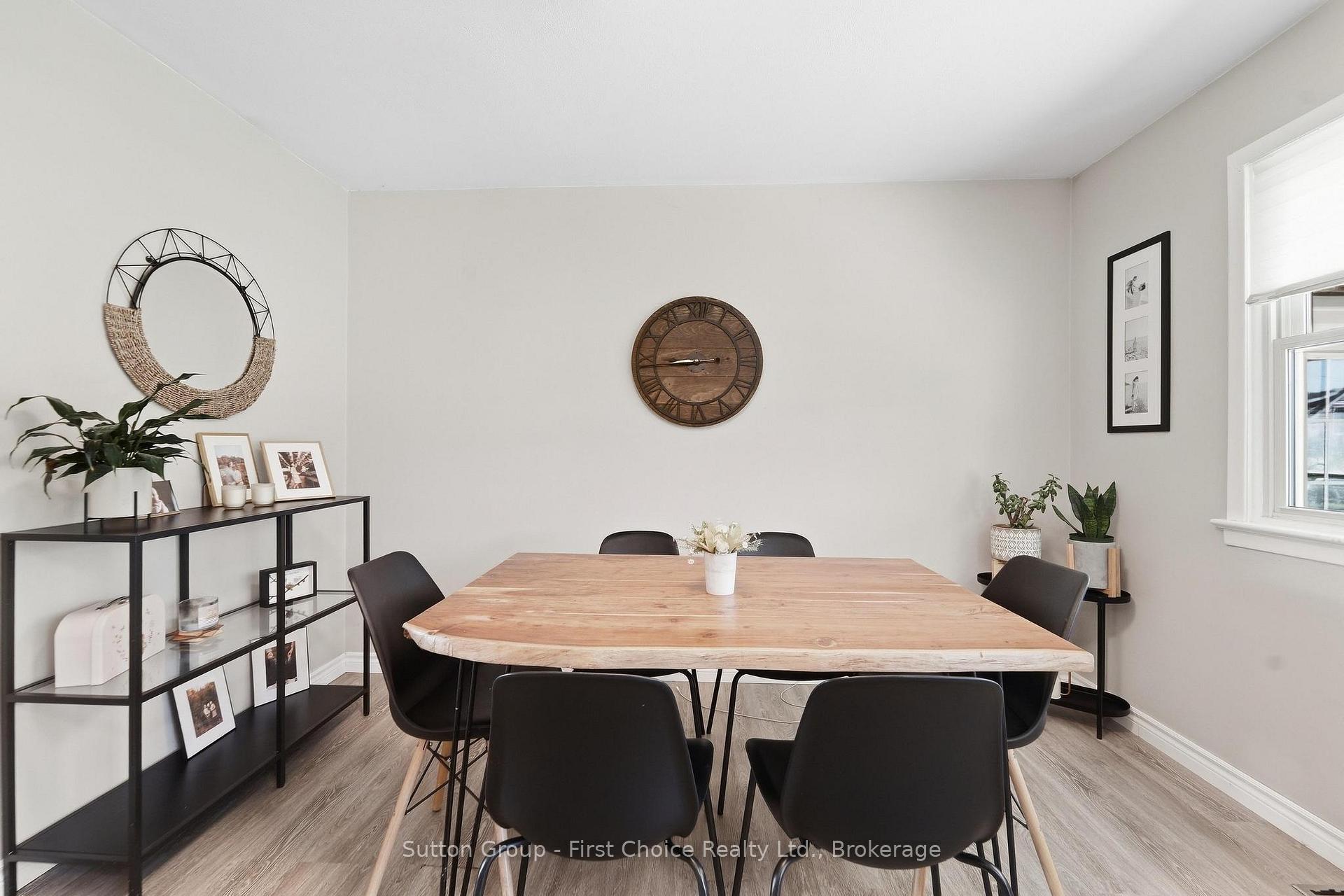 Photo 13 of 17 Regina Road, Huron East, Vanastra — HOMEH