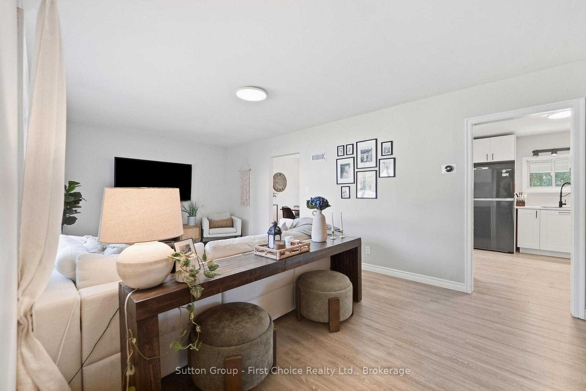 Photo 17 of 17 Regina Road, Huron East, Vanastra — HOMEH