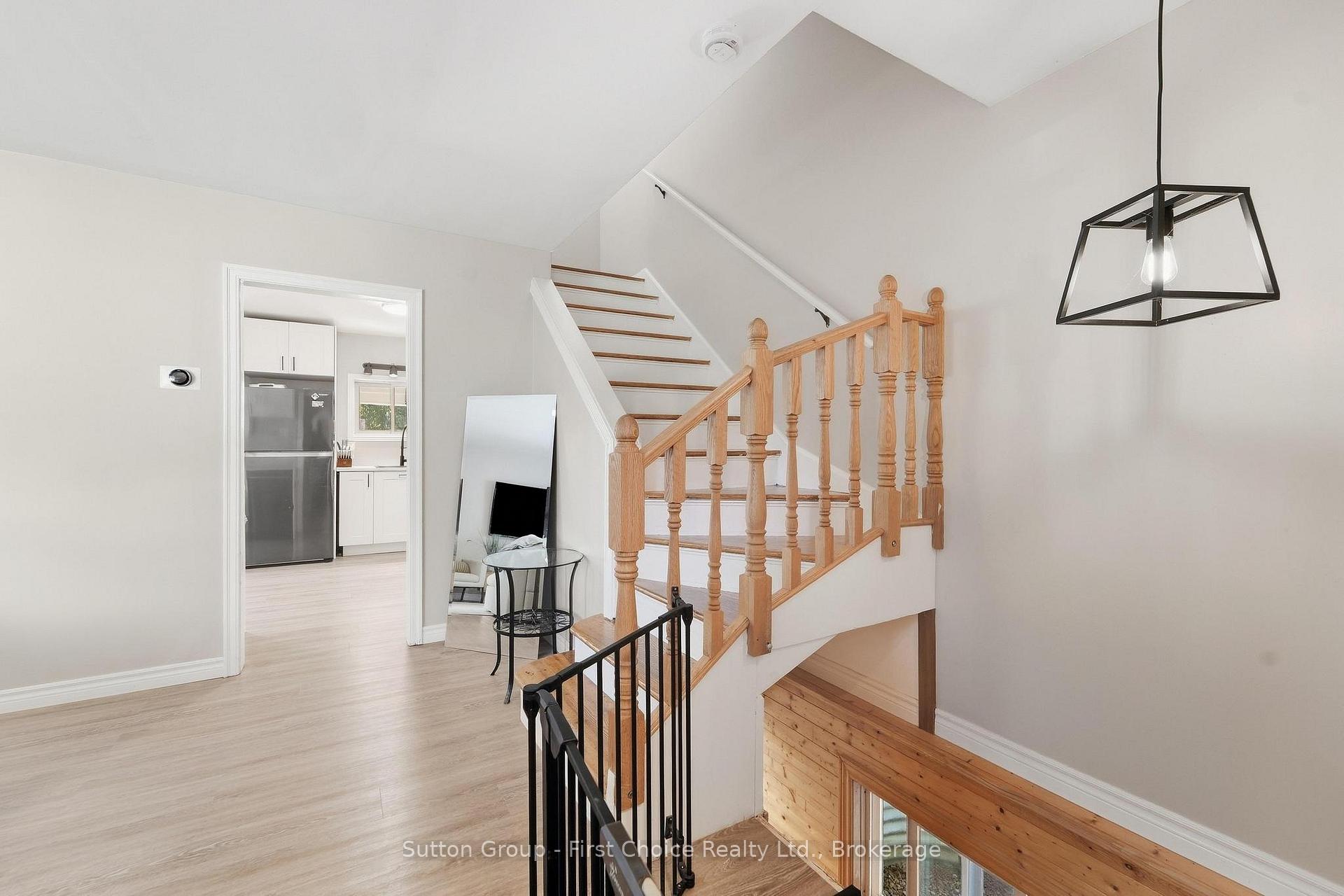 Photo 18 of 17 Regina Road, Huron East, Vanastra — HOMEH