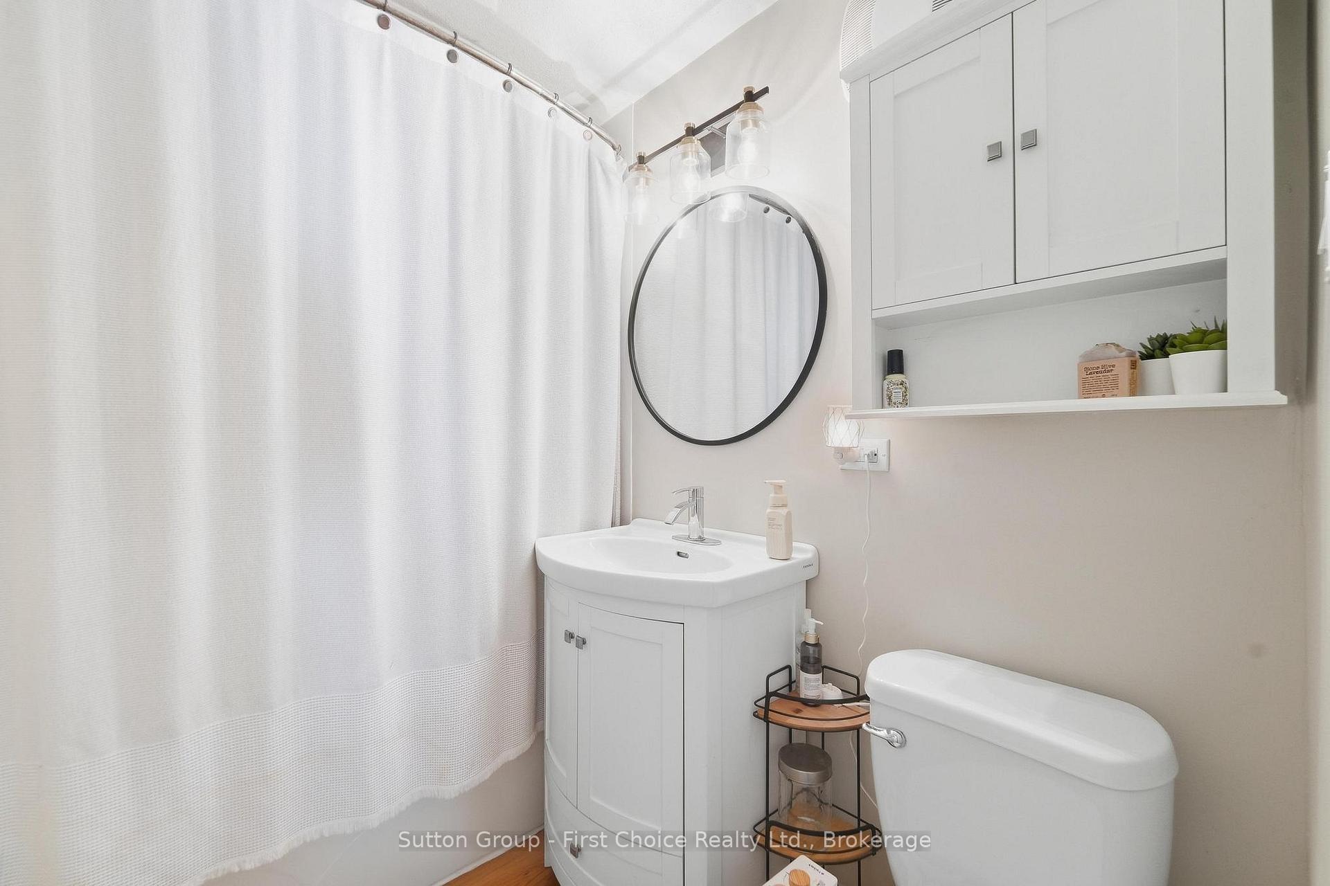 Photo 23 of 17 Regina Road, Huron East, Vanastra — HOMEH