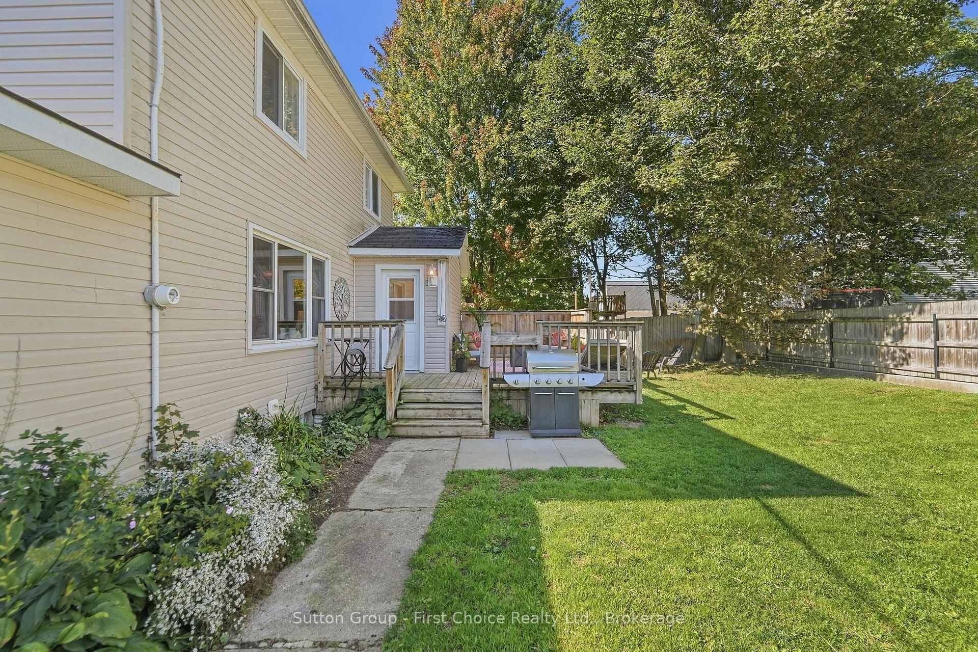 Photo 38 of 17 Regina Road, Huron East, Vanastra — HOMEH
