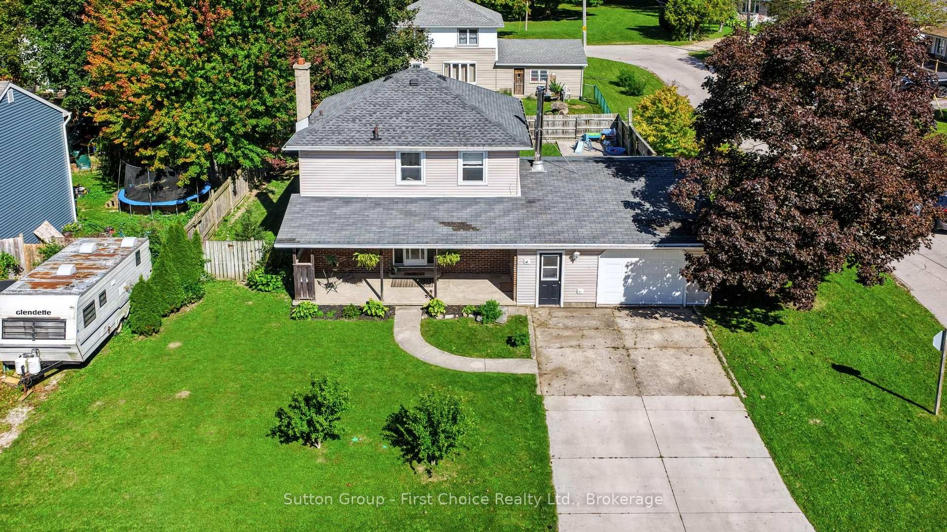 Photo 39 of 17 Regina Road, Huron East, Vanastra — HOMEH