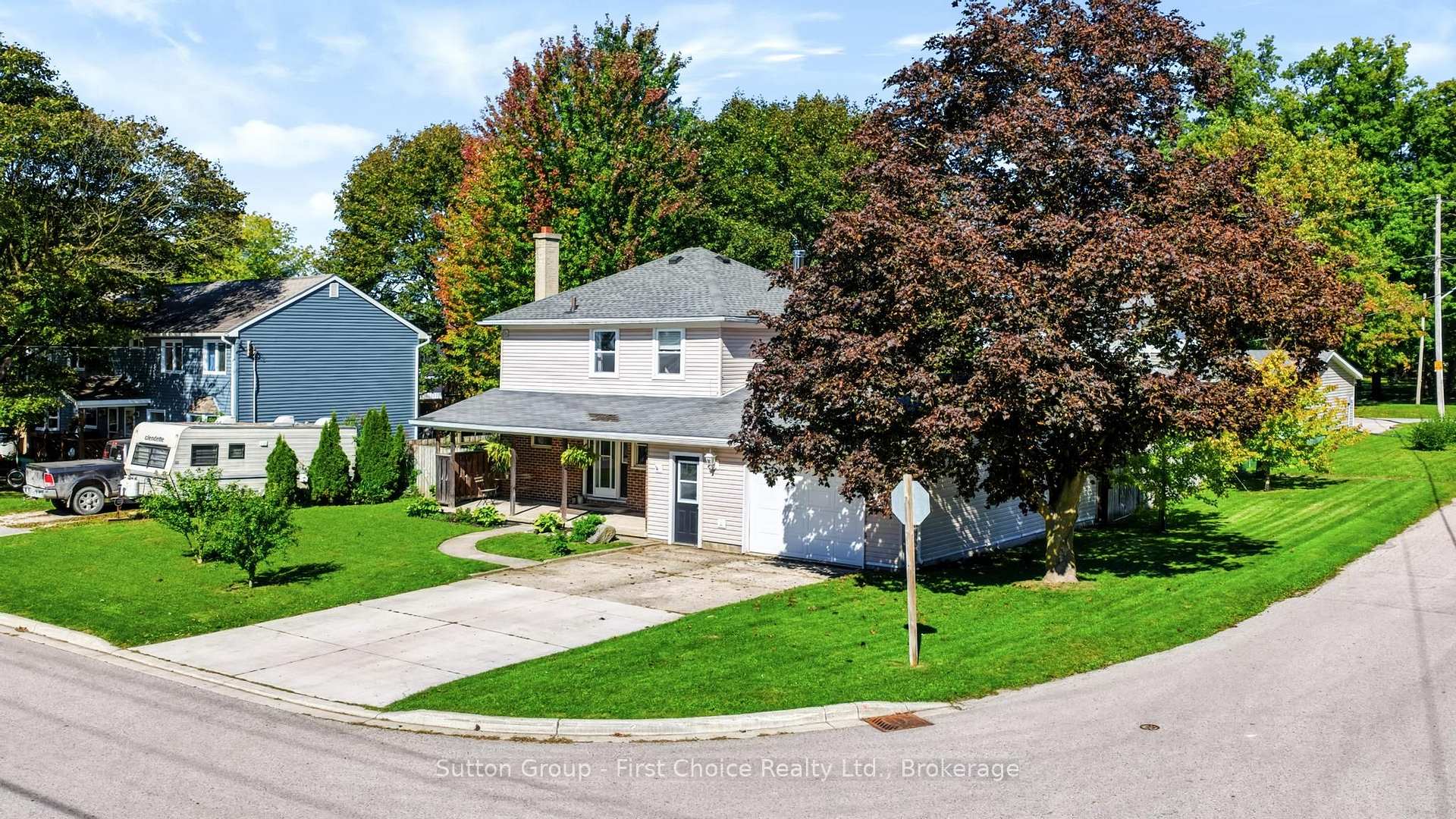 Photo 40 of 17 Regina Road, Huron East, Vanastra — HOMEH