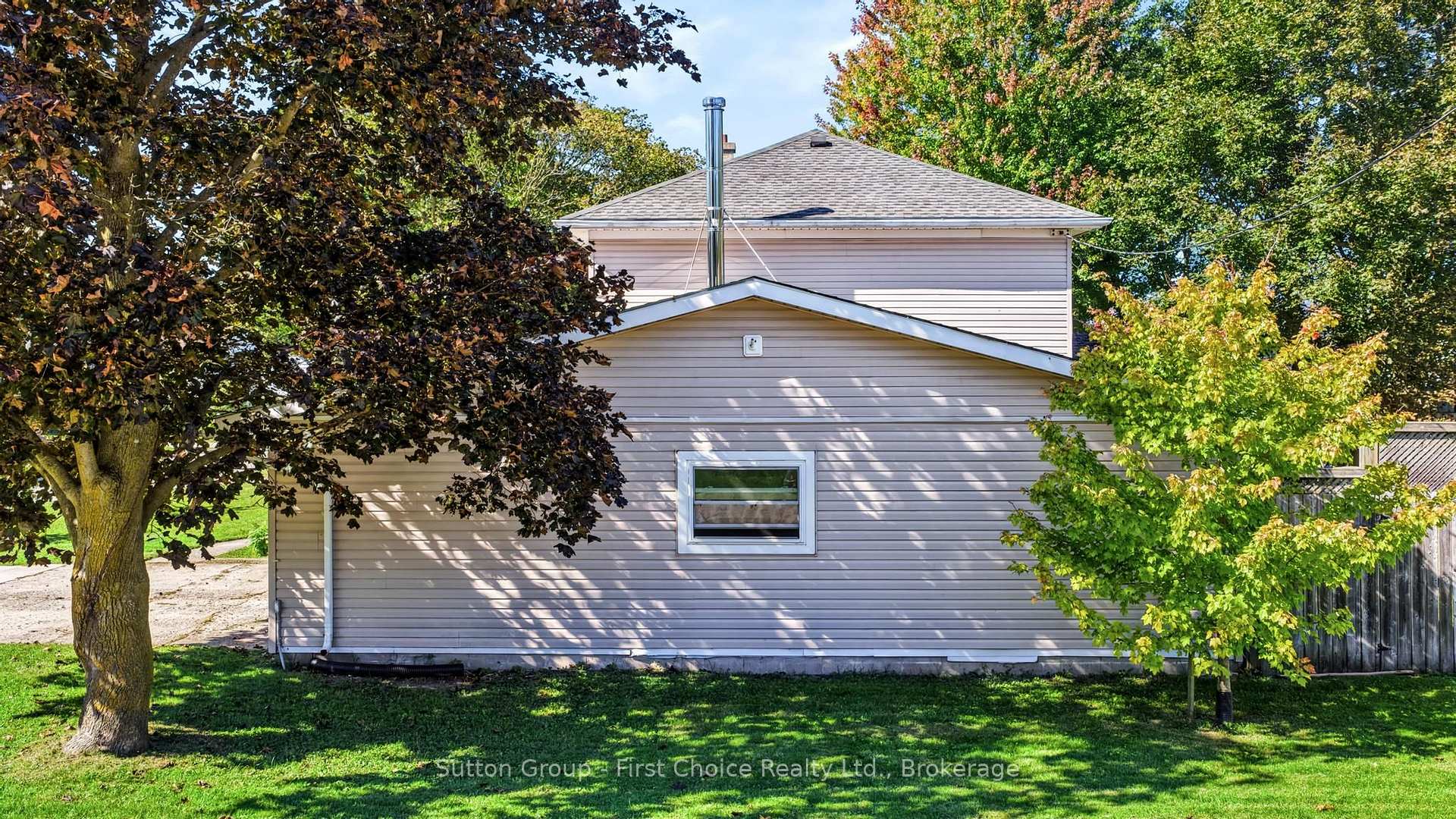 Photo 41 of 17 Regina Road, Huron East, Vanastra — HOMEH
