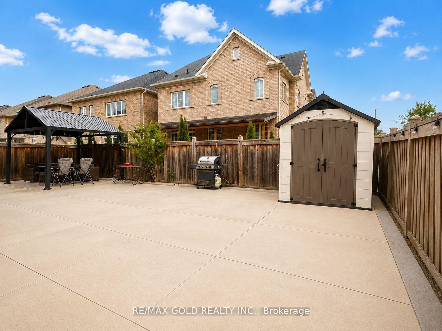 Photo 7 of 27 Brentwick Drive, Brampton, Credit Valley — HOMEH