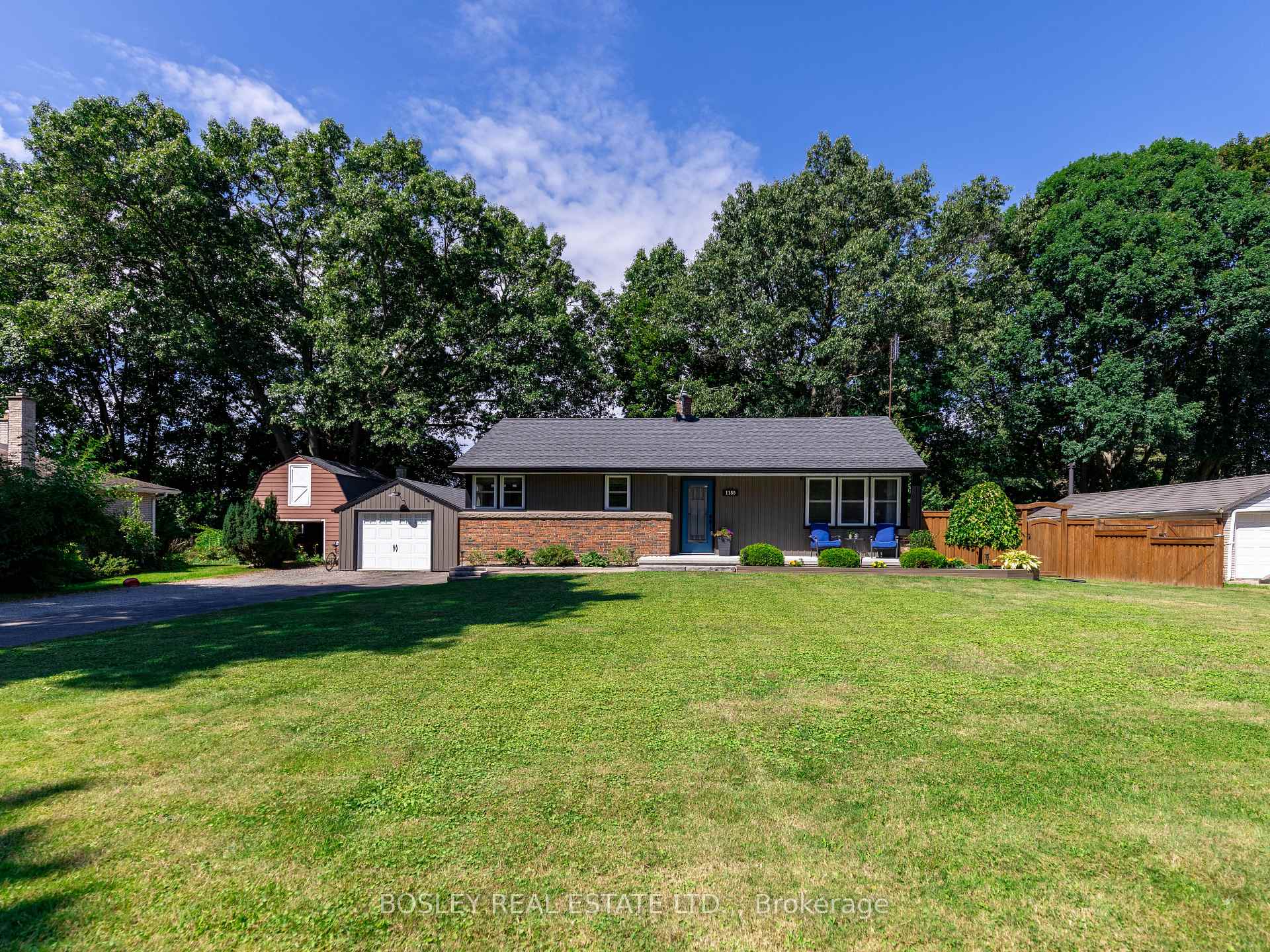 Photo 1 of 1180 Sunset Drive, Pelham, Fenwick — HOMEH