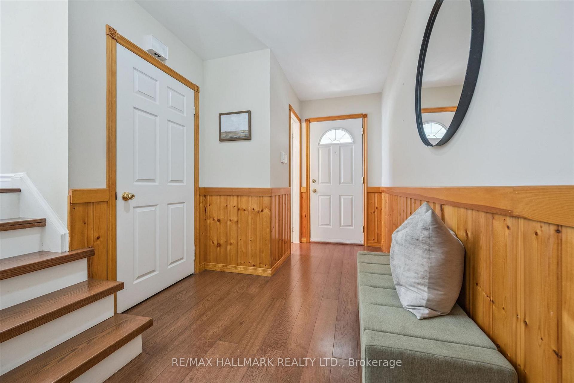 Photo 5 of 2209 Buttonbush Crescent, Mississauga, Erin Mills — HOMEH