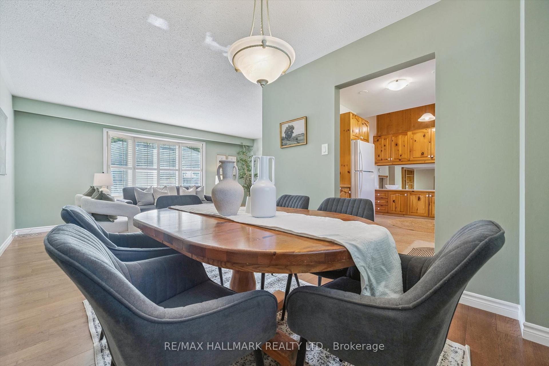 Photo 11 of 2209 Buttonbush Crescent, Mississauga, Erin Mills — HOMEH