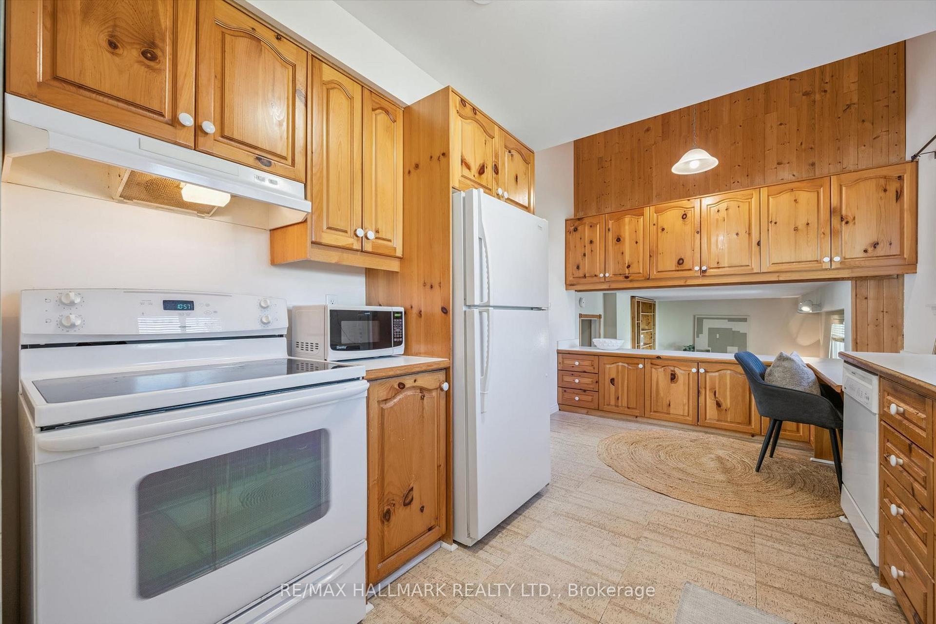 Photo 14 of 2209 Buttonbush Crescent, Mississauga, Erin Mills — HOMEH