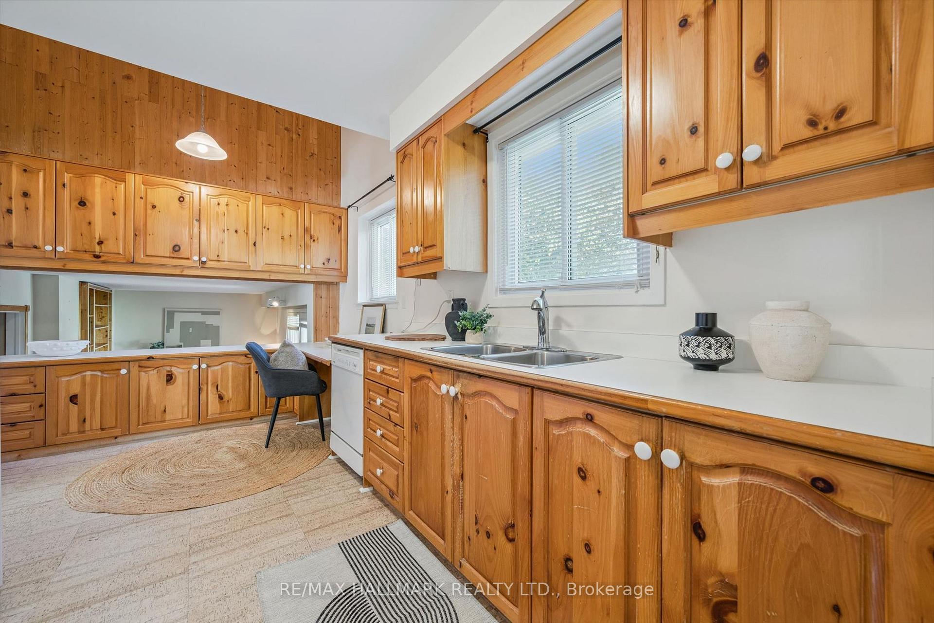 Photo 15 of 2209 Buttonbush Crescent, Mississauga, Erin Mills — HOMEH