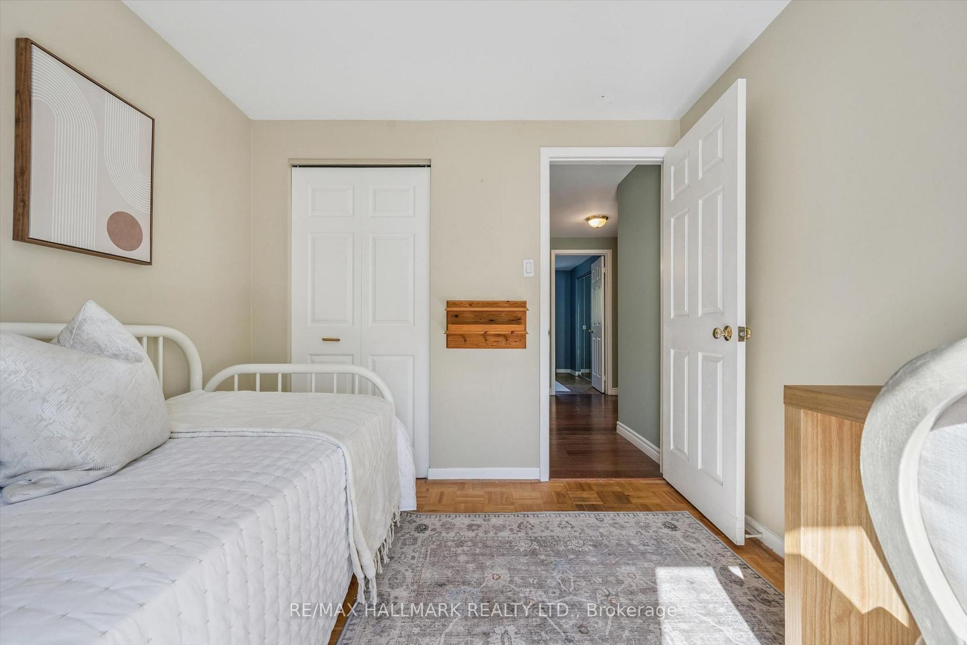 Photo 21 of 2209 Buttonbush Crescent, Mississauga, Erin Mills — HOMEH