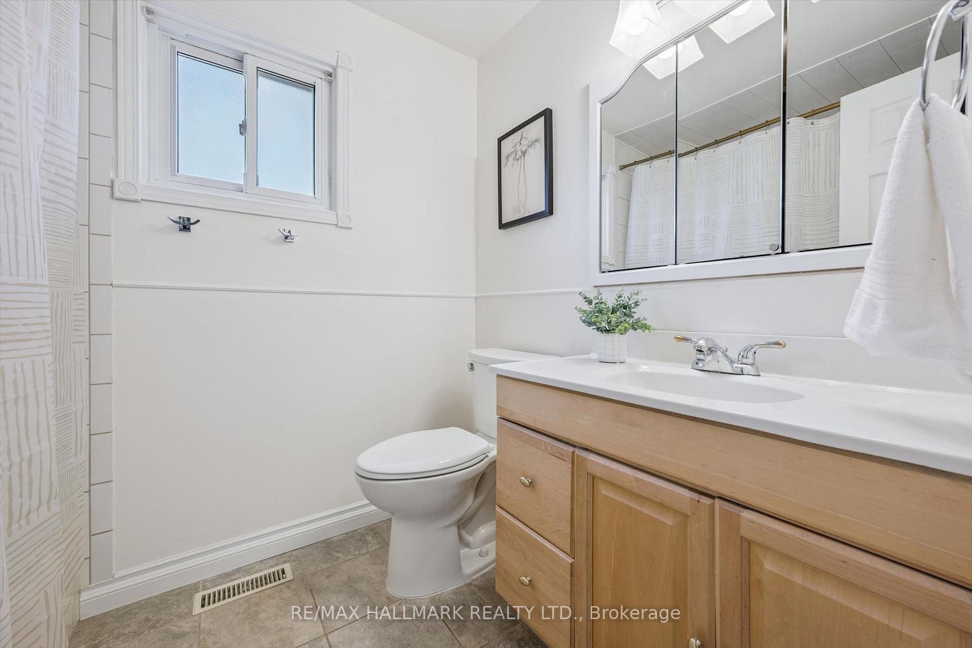 Photo 24 of 2209 Buttonbush Crescent, Mississauga, Erin Mills — HOMEH