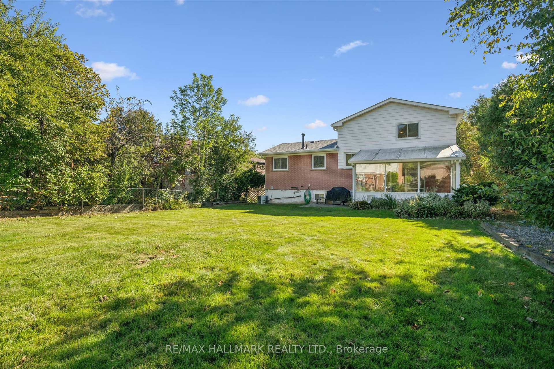 Photo 36 of 2209 Buttonbush Crescent, Mississauga, Erin Mills — HOMEH