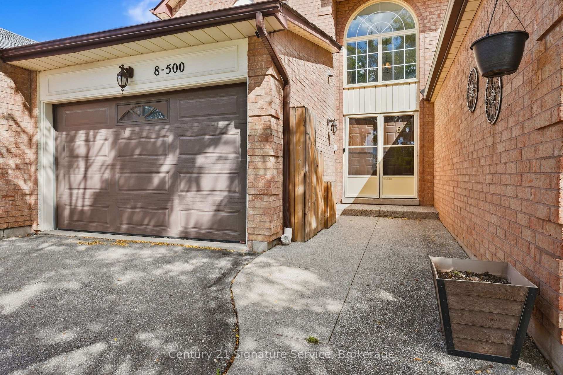 Photo 1 of Unit 8, 500 Silverthorne Crescent, Mississauga, Hurontario — HOMEH