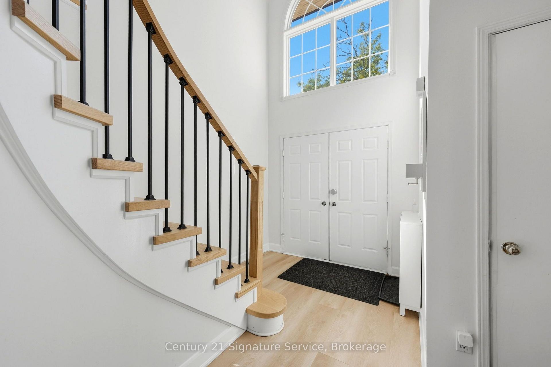Photo 2 of Unit 8, 500 Silverthorne Crescent, Mississauga, Hurontario — HOMEH
