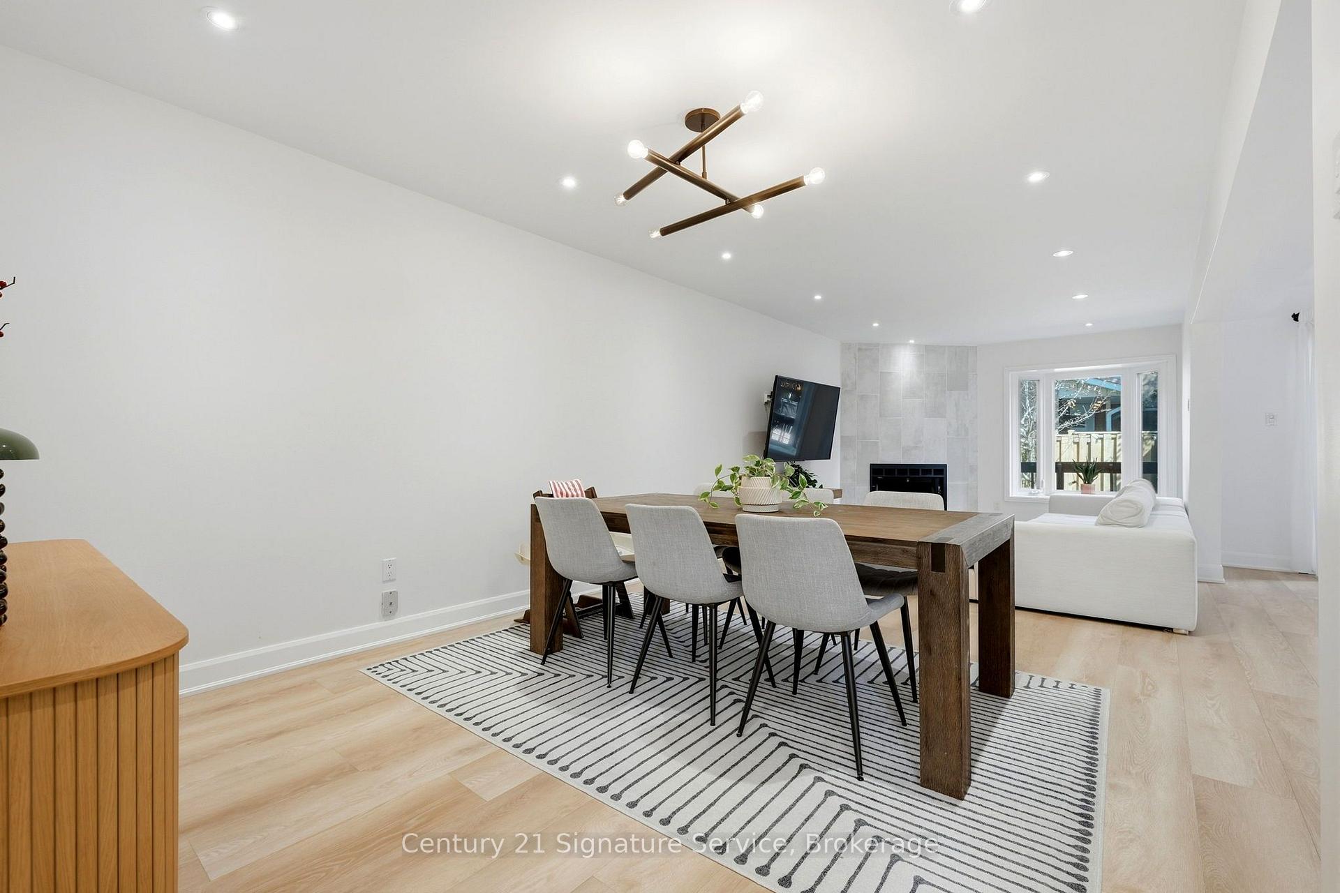 Photo 4 of Unit 8, 500 Silverthorne Crescent, Mississauga, Hurontario — HOMEH